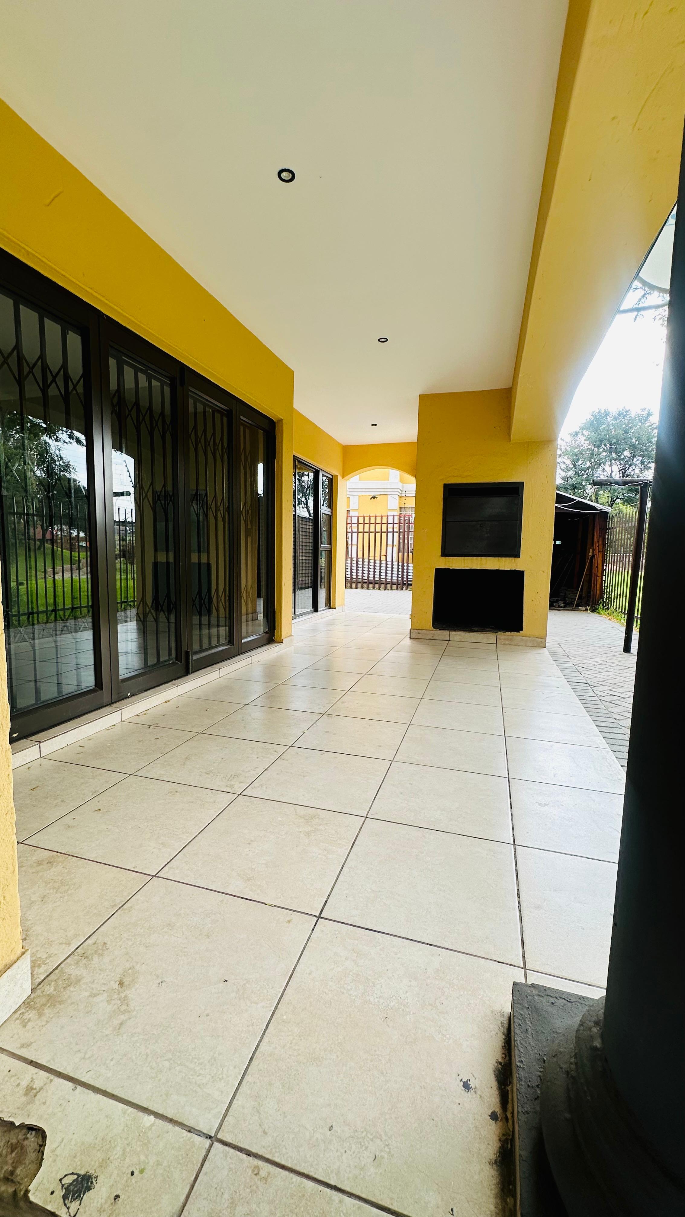 5 Bedroom Property for Sale in Van Riebeeck Park Gauteng