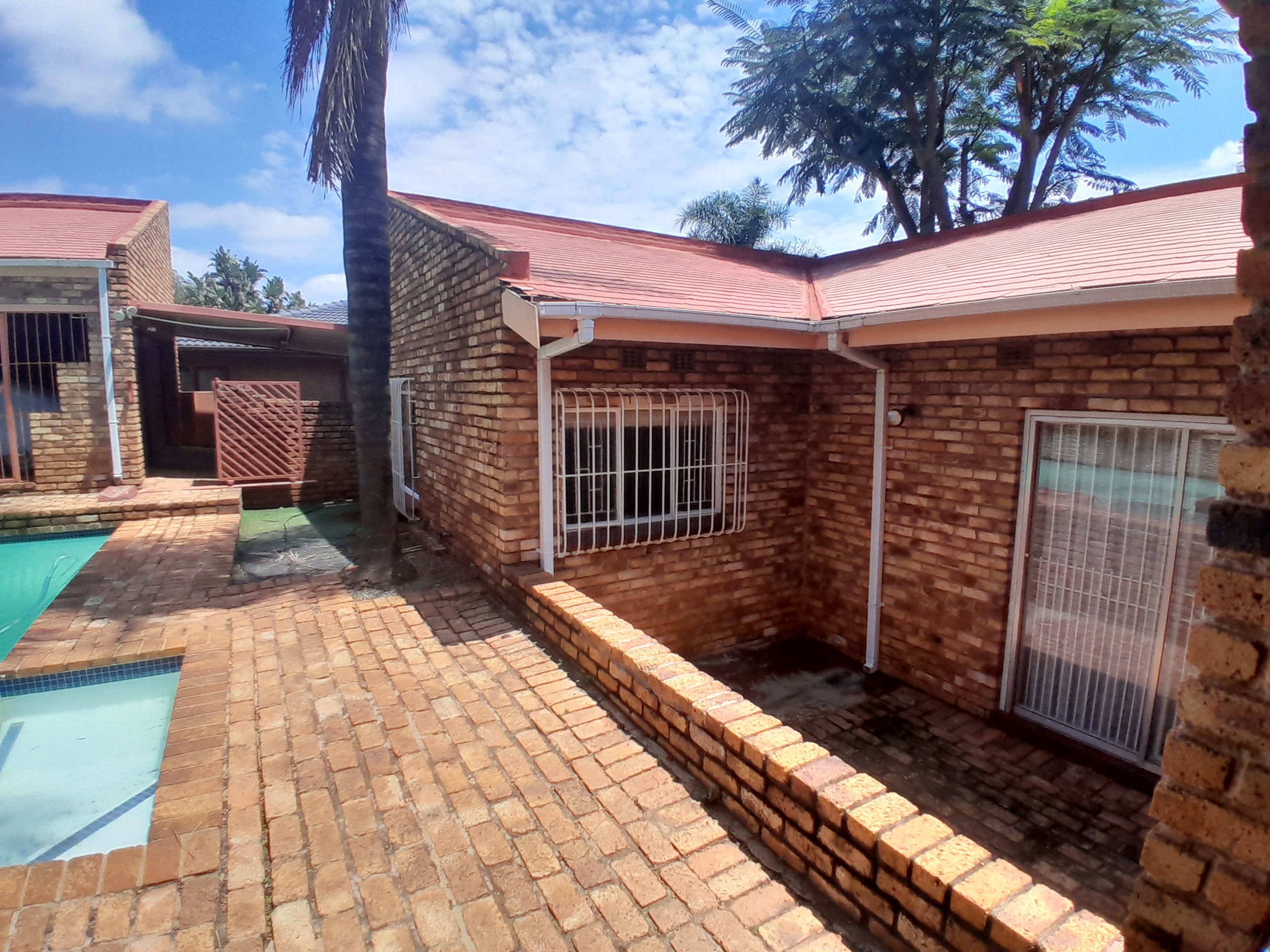 3 Bedroom Property for Sale in Helderkruin View Gauteng