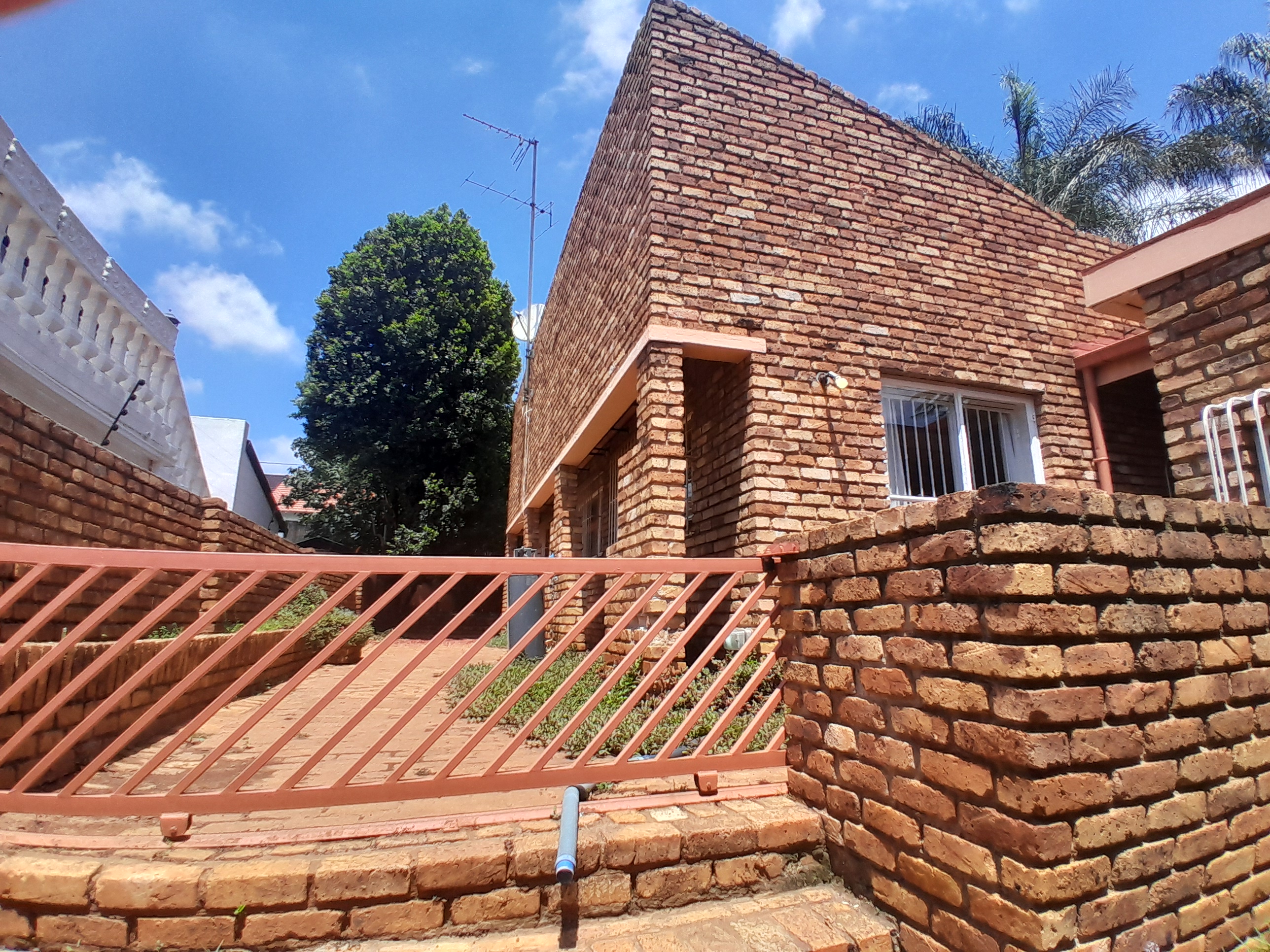 3 Bedroom Property for Sale in Helderkruin View Gauteng