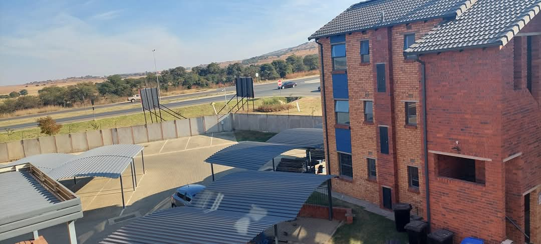 2 Bedroom Property for Sale in Olifantsvlei Gauteng