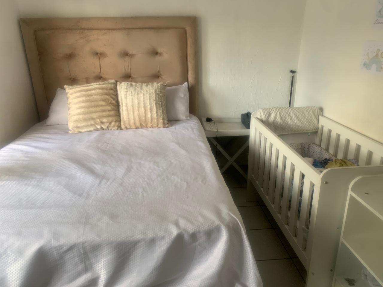 To Let 2 Bedroom Property for Rent in Glen Austin Gauteng