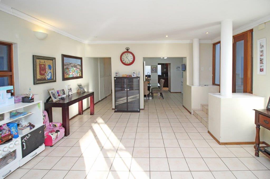 4 Bedroom Property for Sale in Dowerglen Ext 5 Gauteng