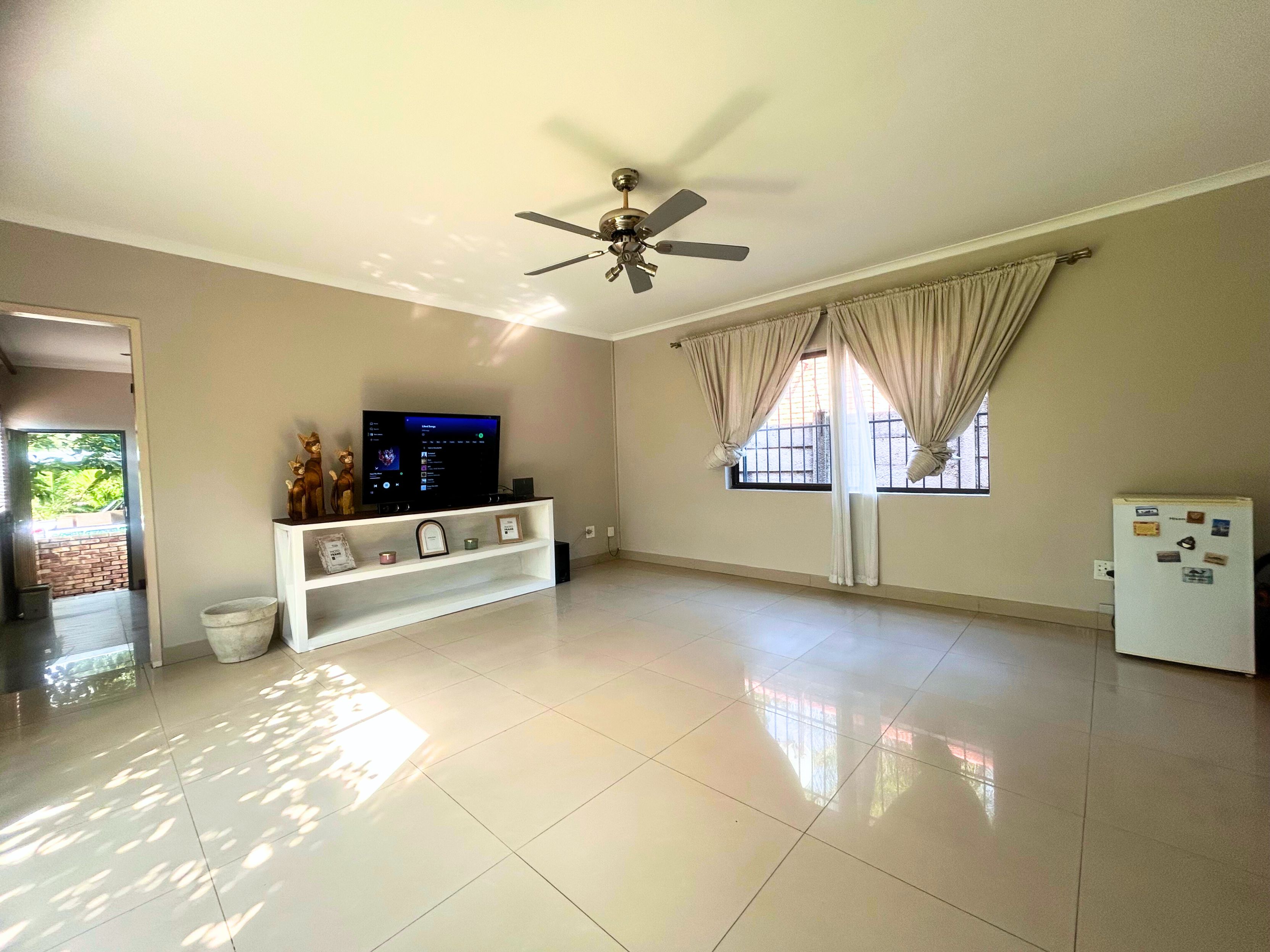 6 Bedroom Property for Sale in The Reeds Gauteng