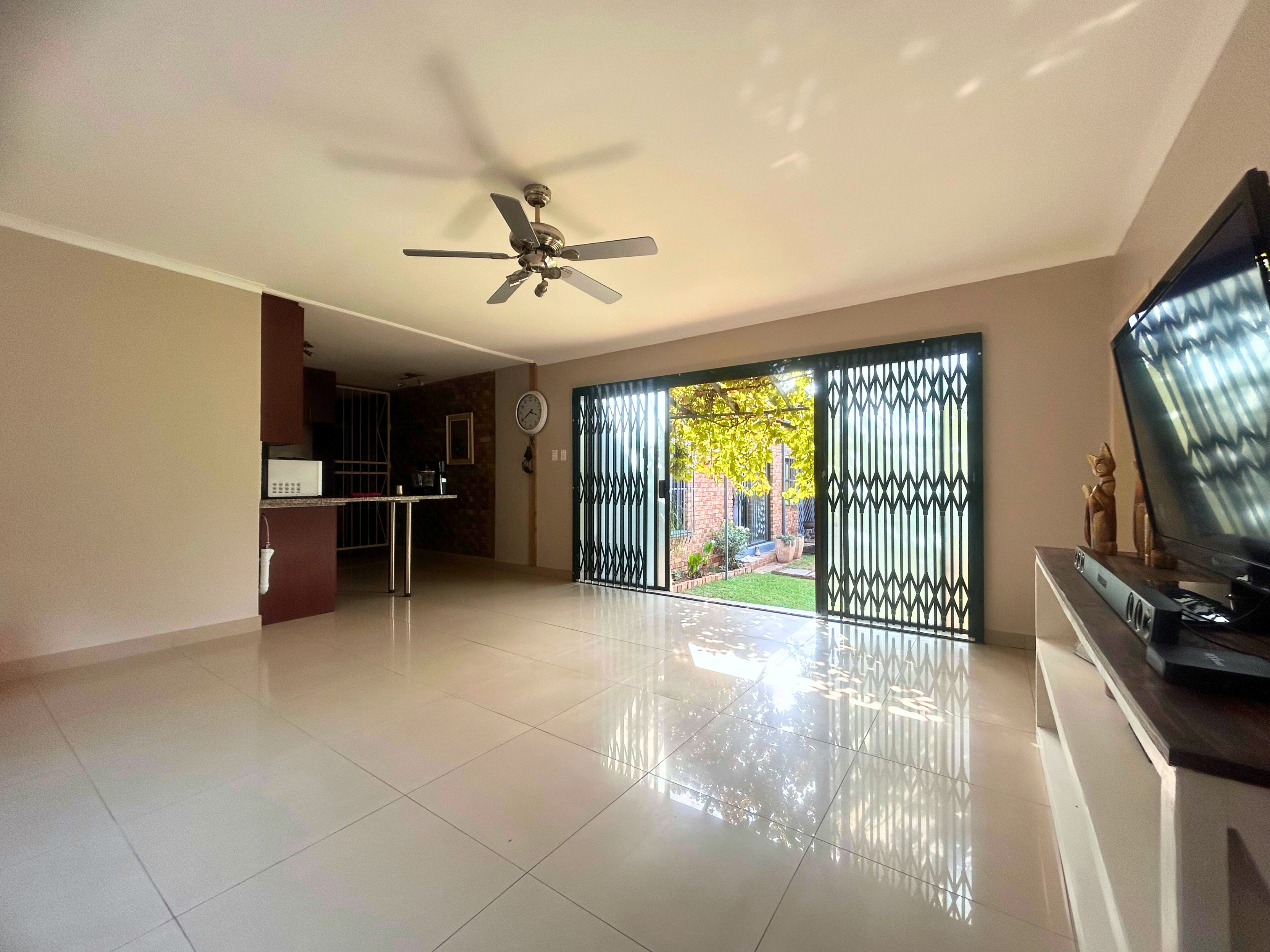 6 Bedroom Property for Sale in The Reeds Gauteng