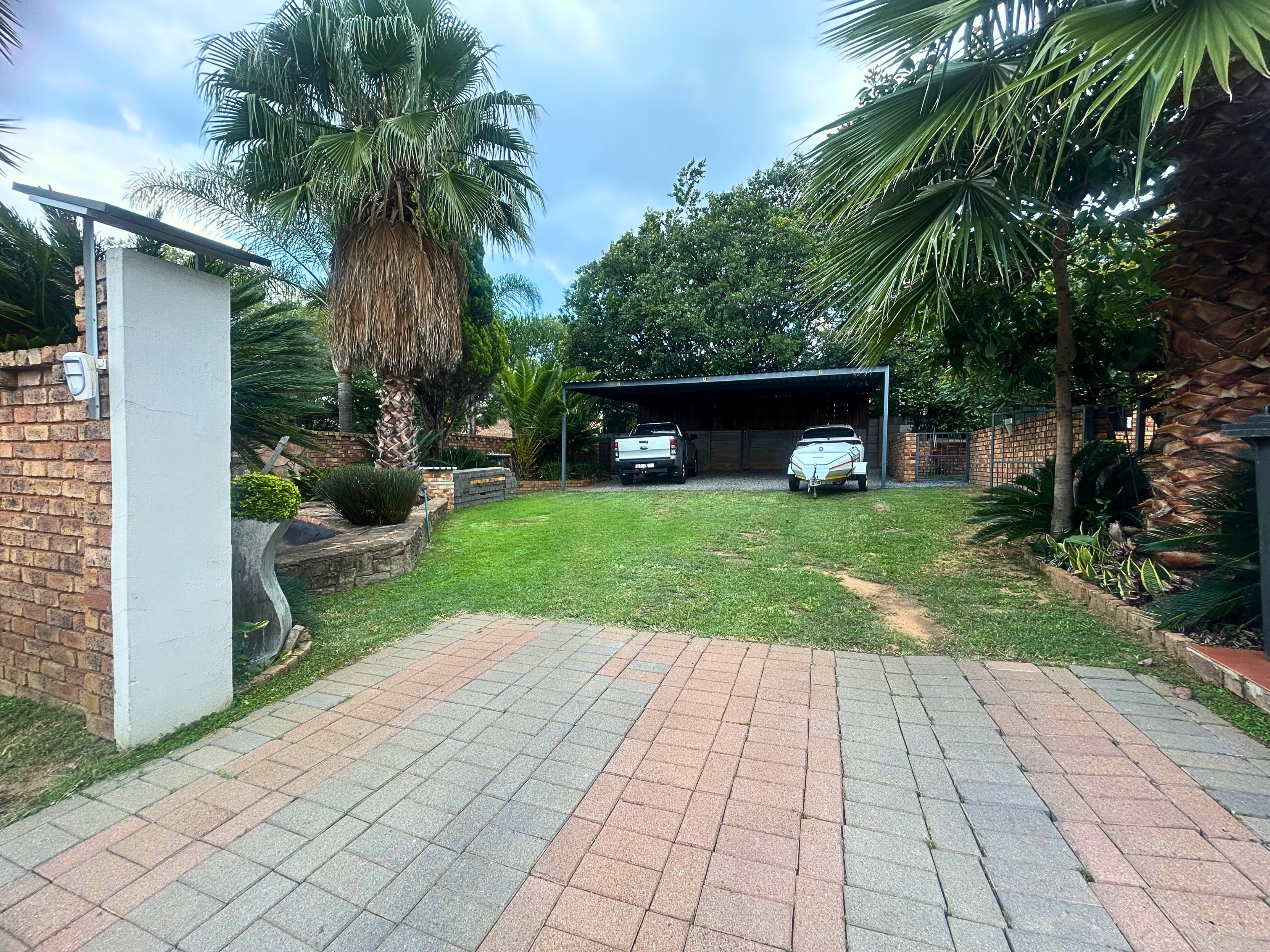 6 Bedroom Property for Sale in The Reeds Gauteng