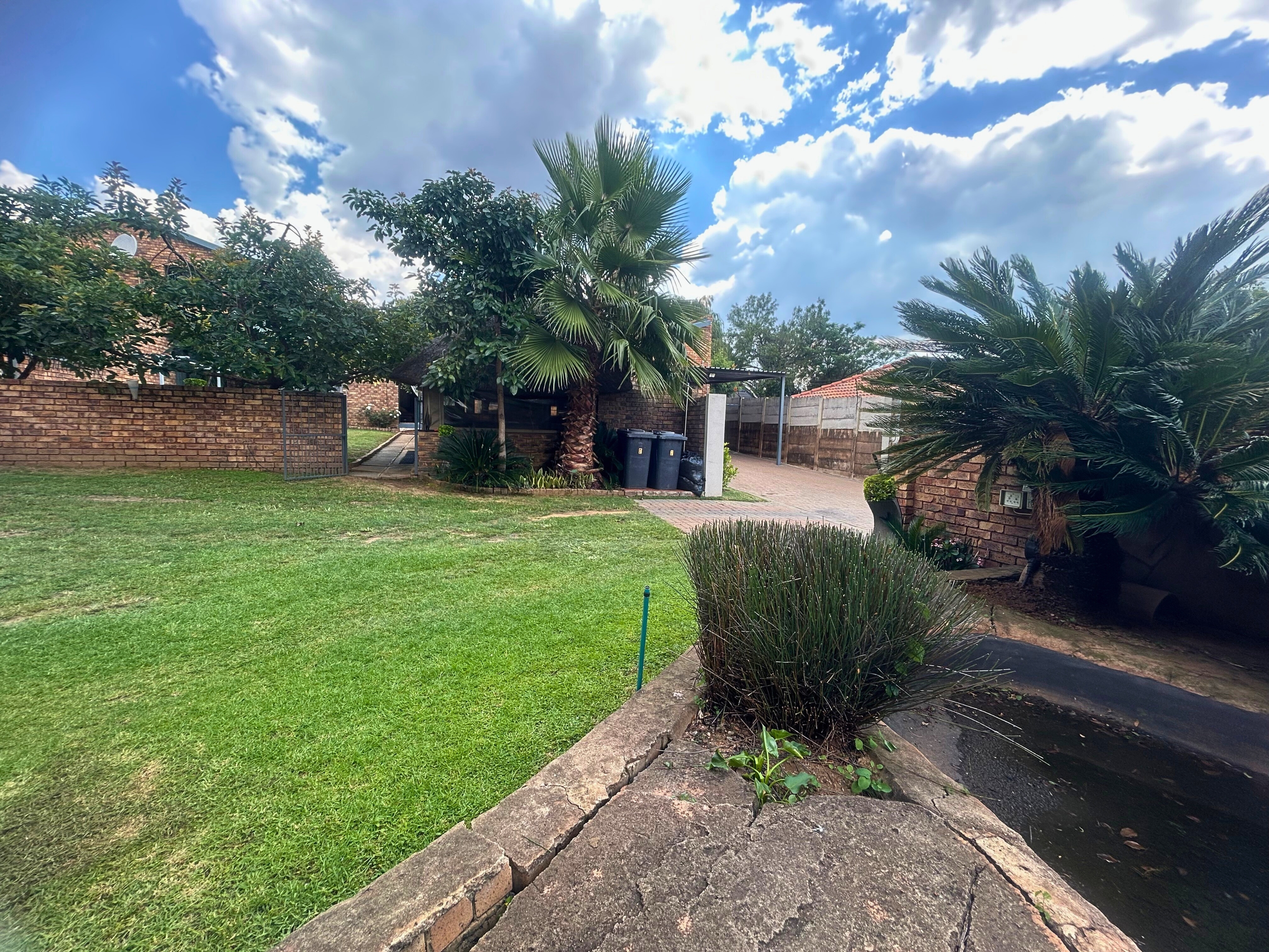 6 Bedroom Property for Sale in The Reeds Gauteng