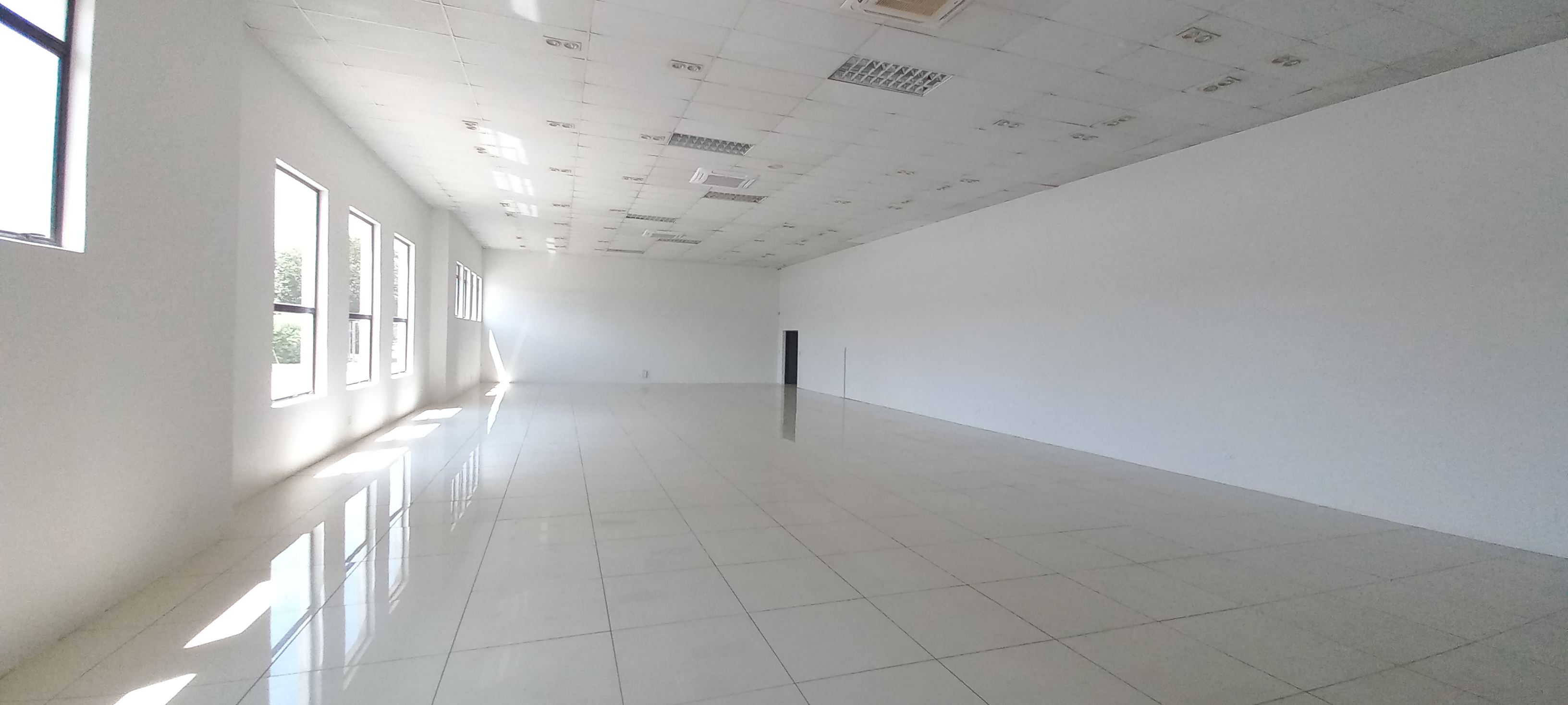 To Let commercial Property for Rent in Gosforth Park Gauteng