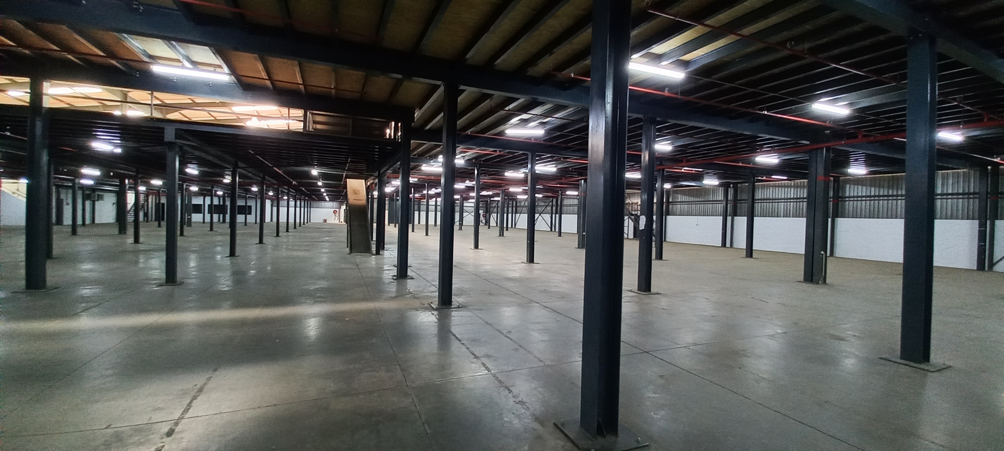 To Let commercial Property for Rent in Gosforth Park Gauteng