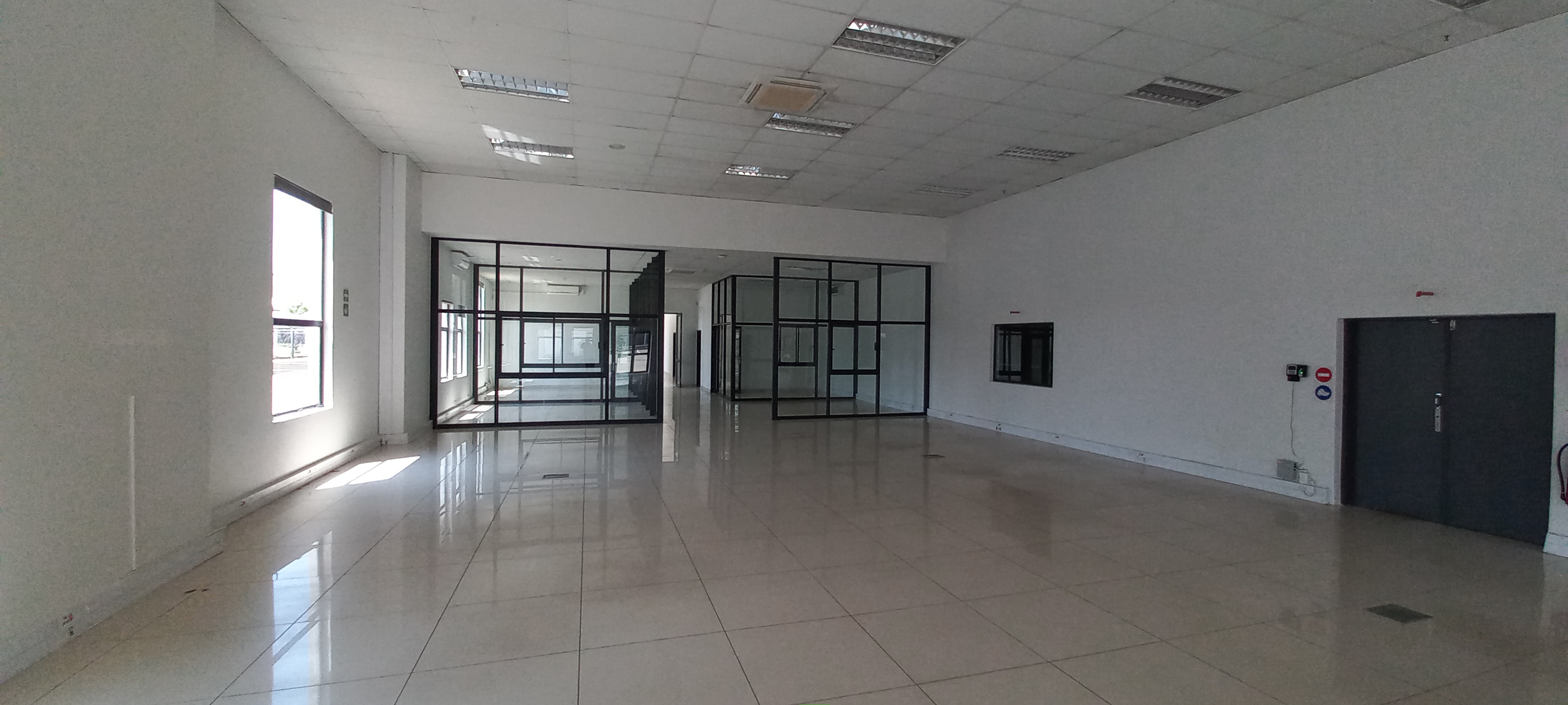 To Let commercial Property for Rent in Gosforth Park Gauteng