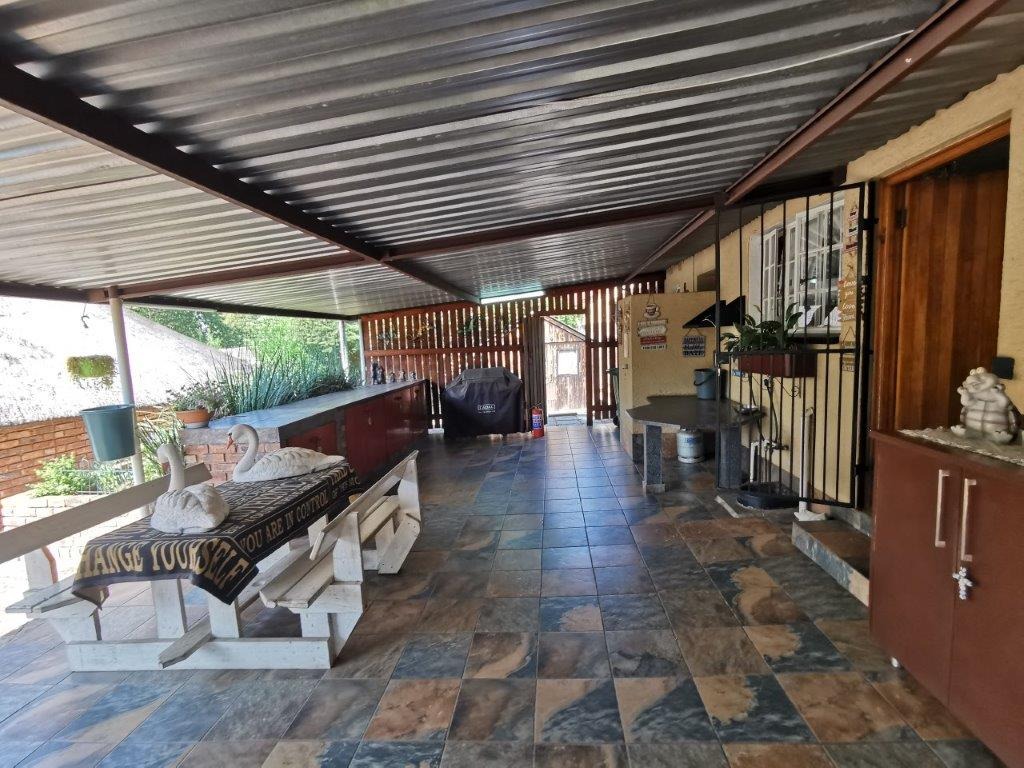 3 Bedroom Property for Sale in Brackendowns Gauteng