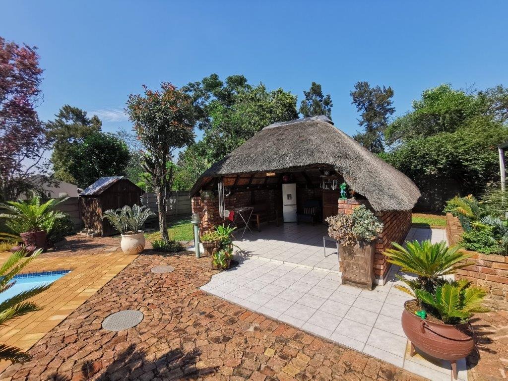 3 Bedroom Property for Sale in Brackendowns Gauteng