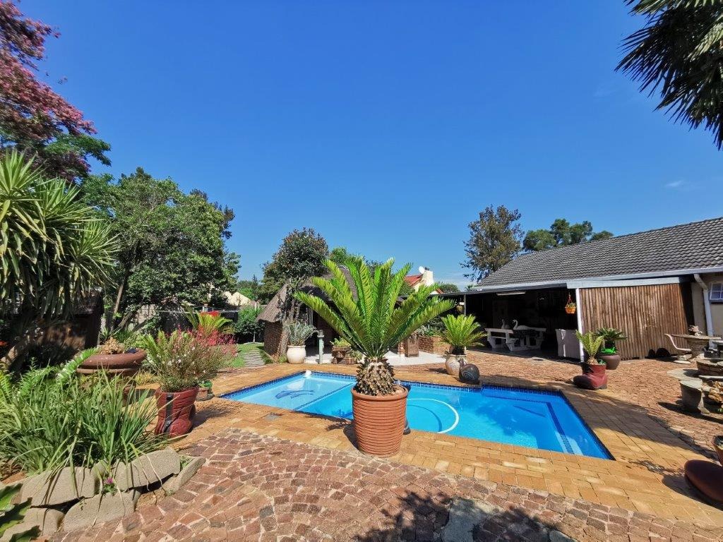 3 Bedroom Property for Sale in Brackendowns Gauteng