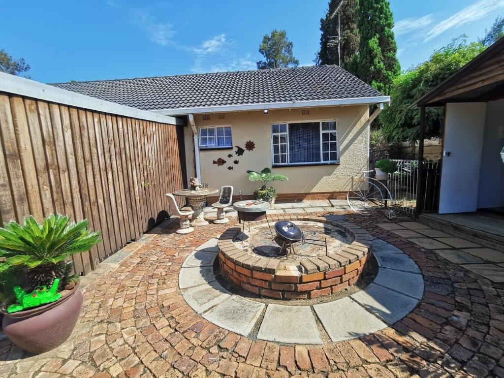 3 Bedroom Property for Sale in Brackendowns Gauteng