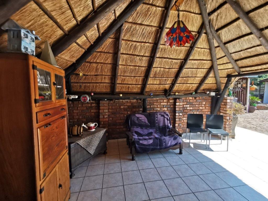 3 Bedroom Property for Sale in Brackendowns Gauteng