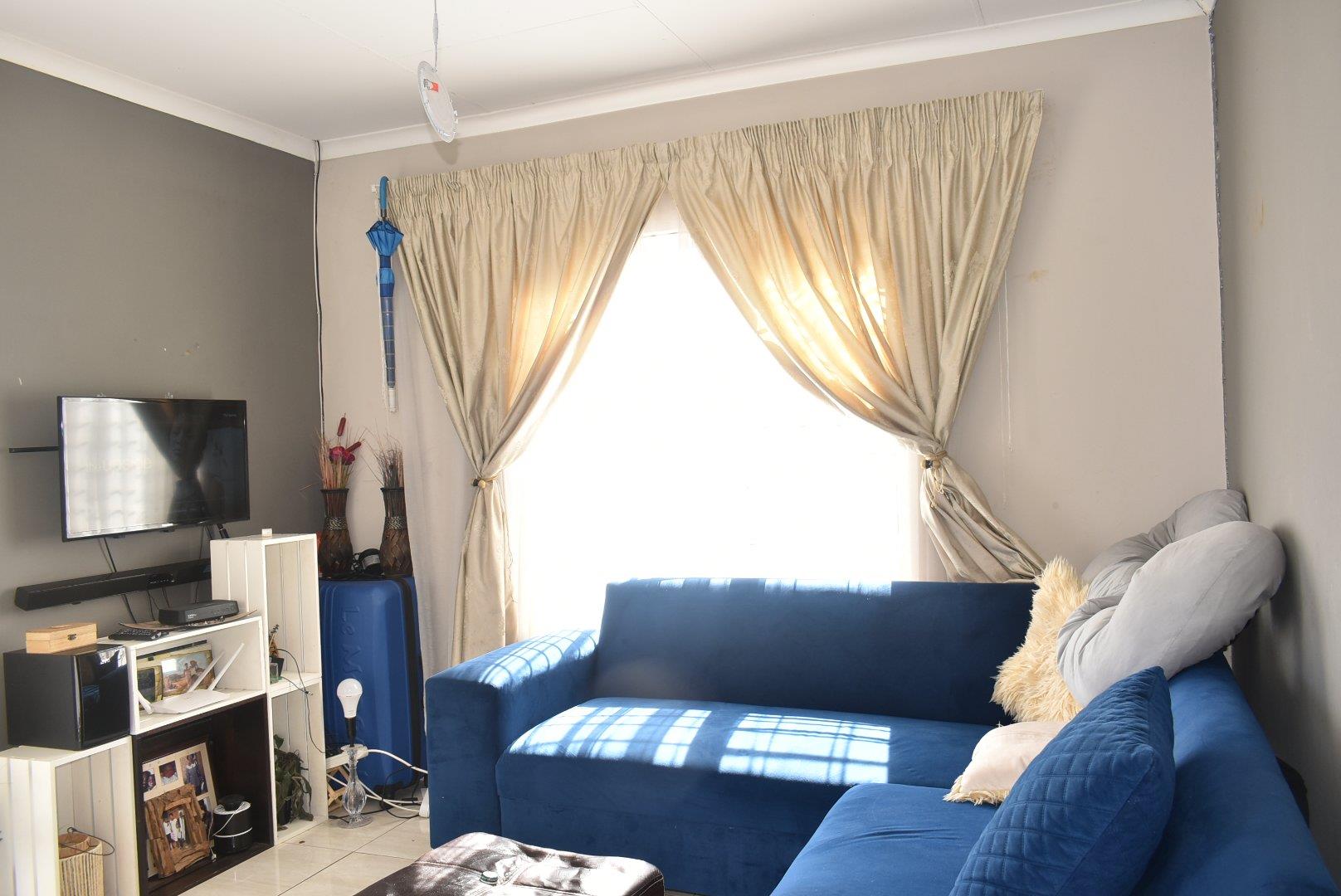 2 Bedroom Property for Sale in Kirkney Gauteng