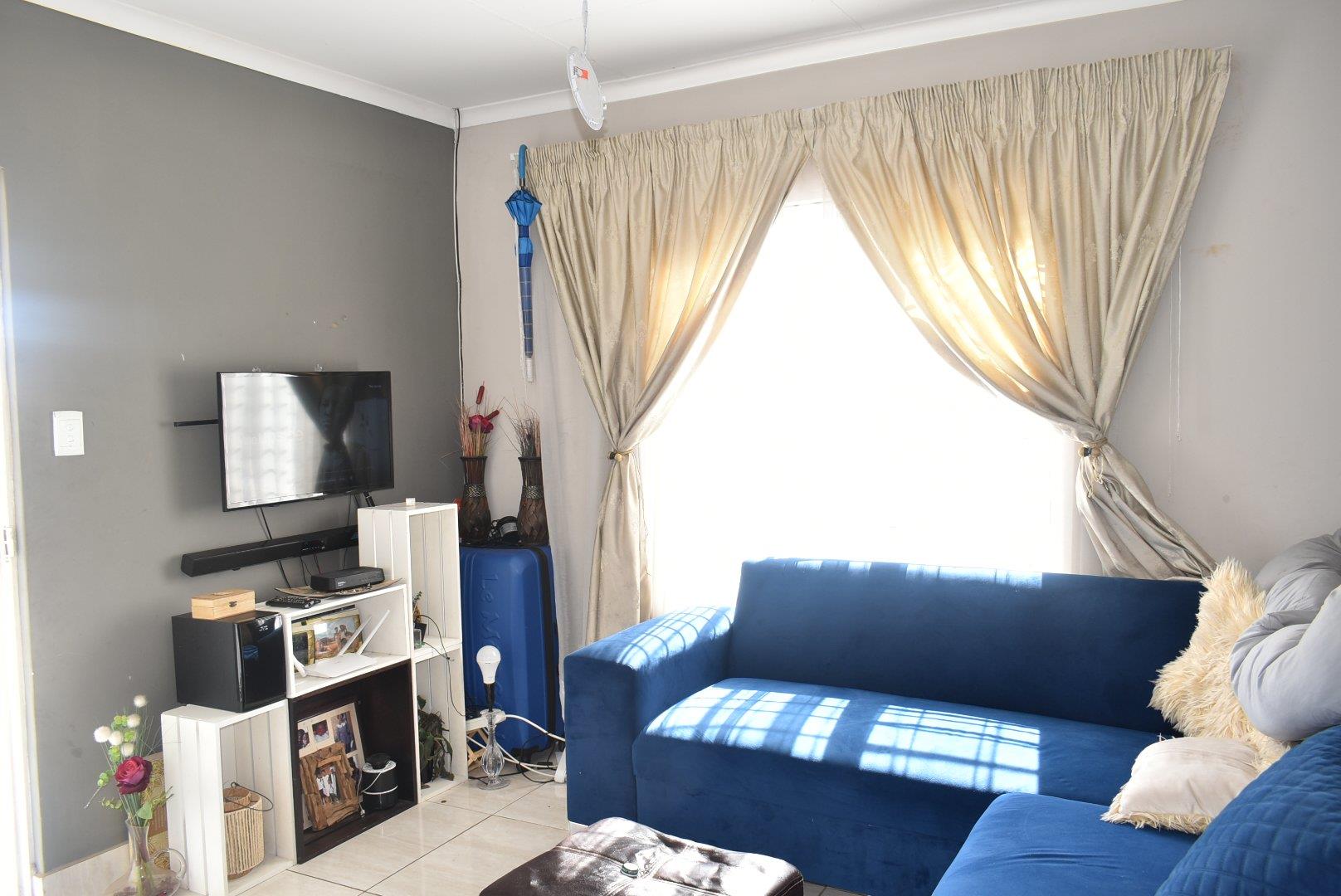 2 Bedroom Property for Sale in Kirkney Gauteng