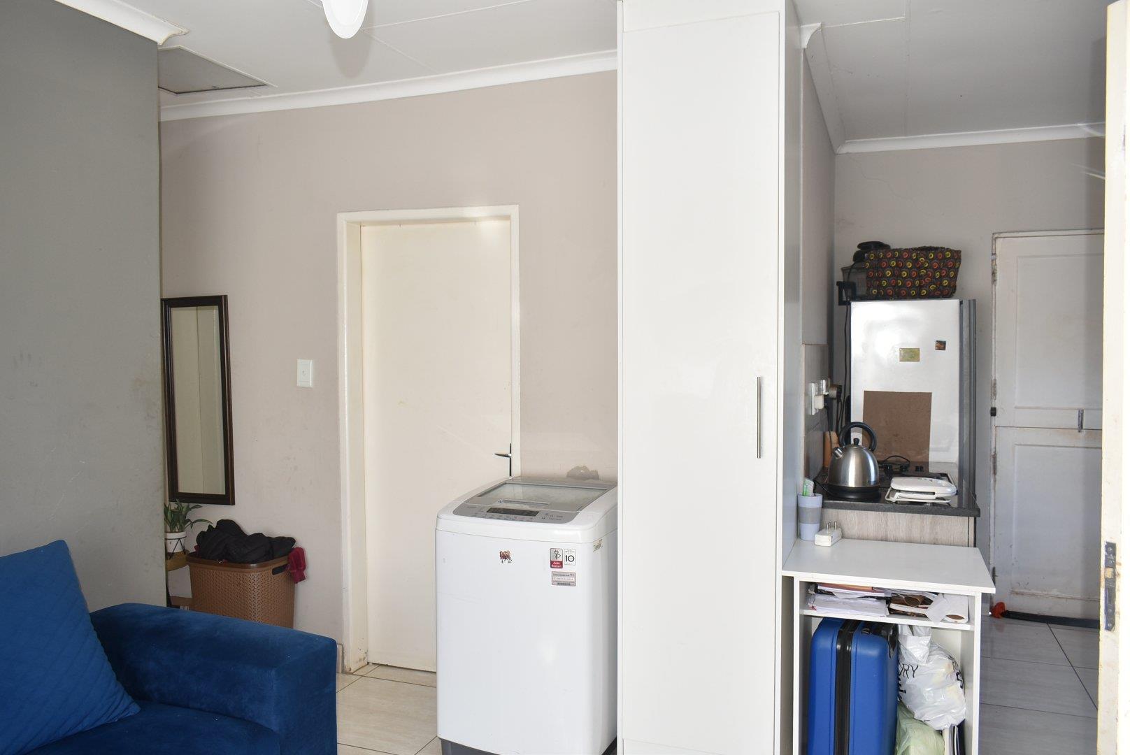 2 Bedroom Property for Sale in Kirkney Gauteng