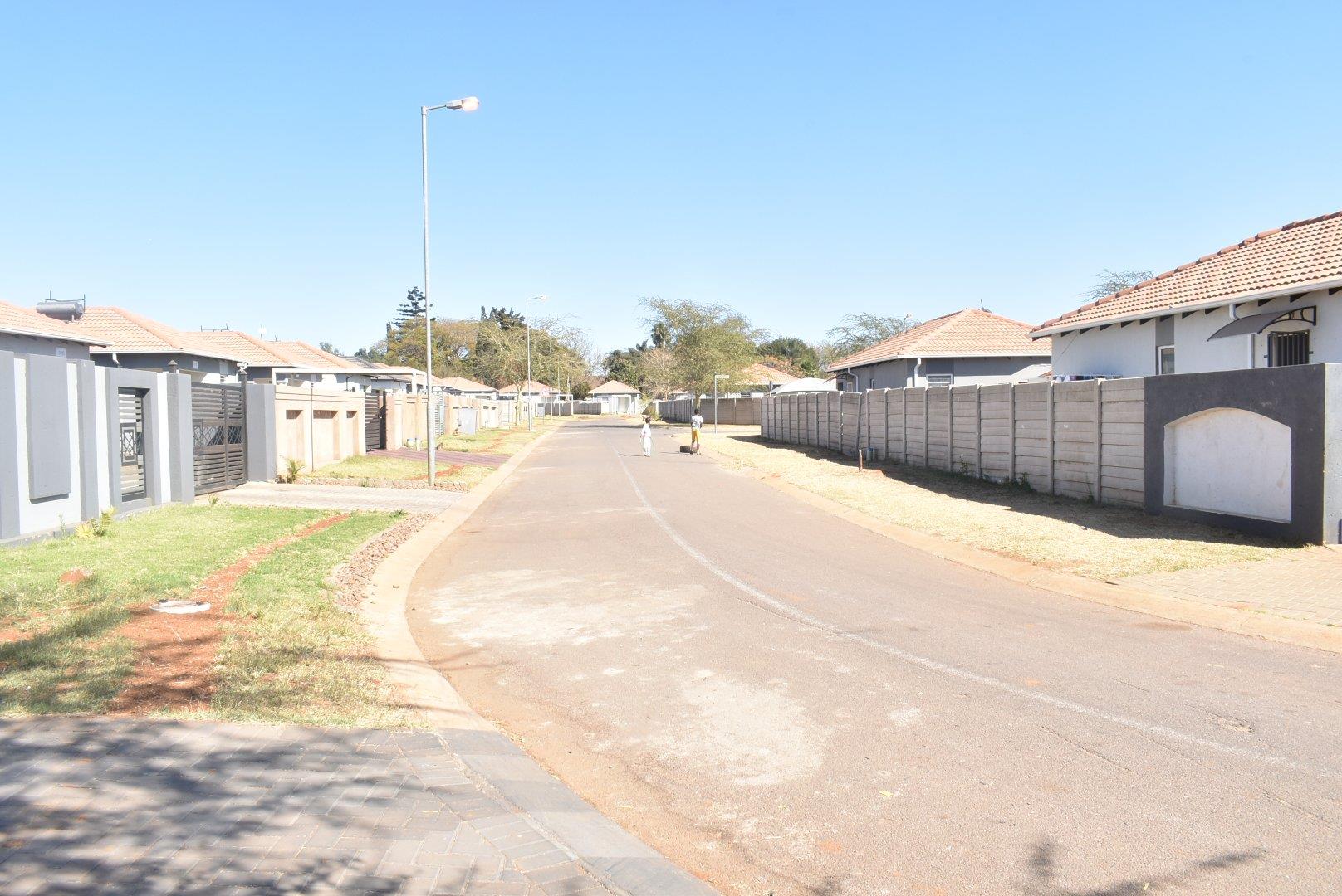 2 Bedroom Property for Sale in Kirkney Gauteng