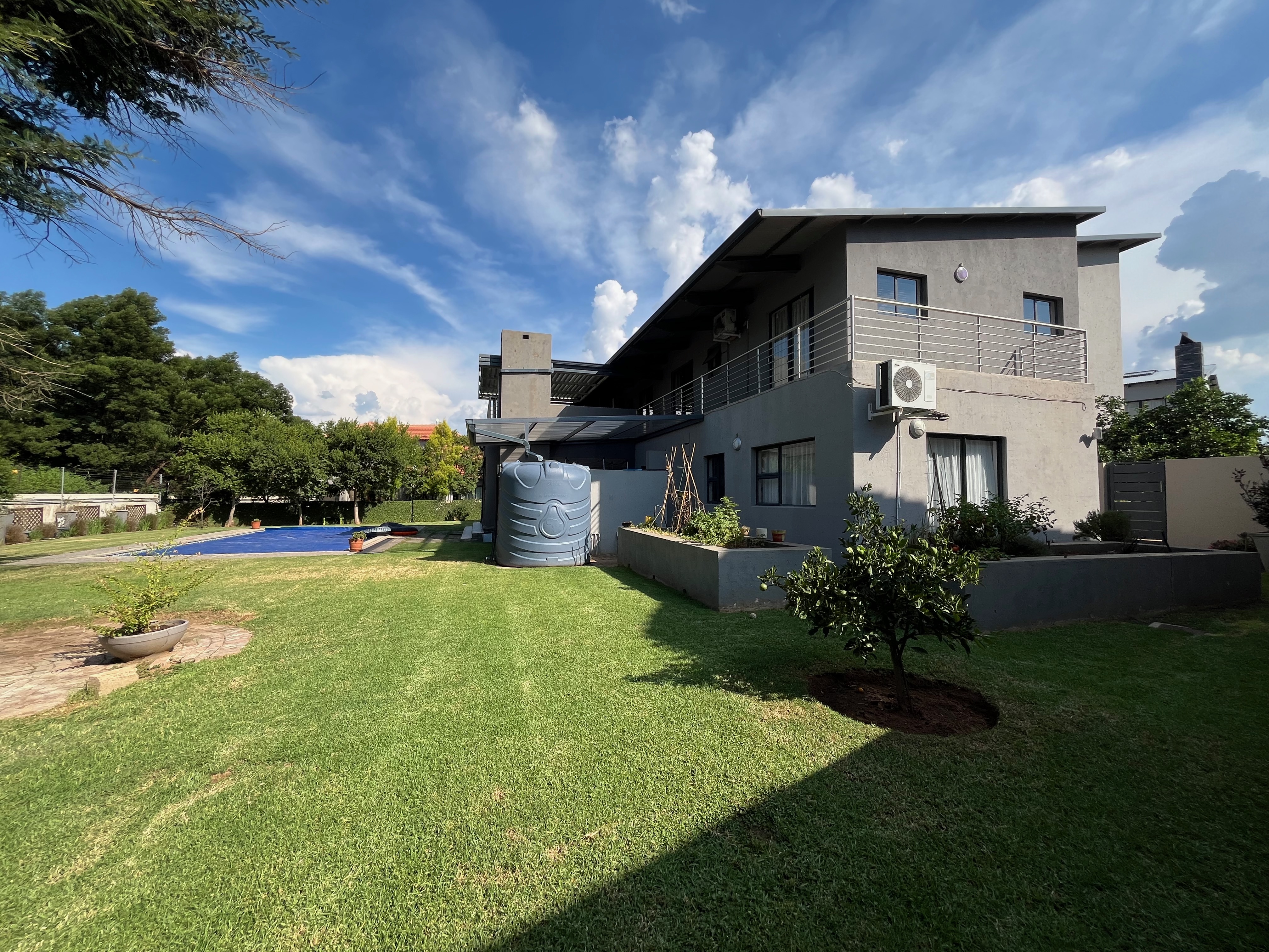 To Let 5 Bedroom Property for Rent in Newmark Estate Gauteng