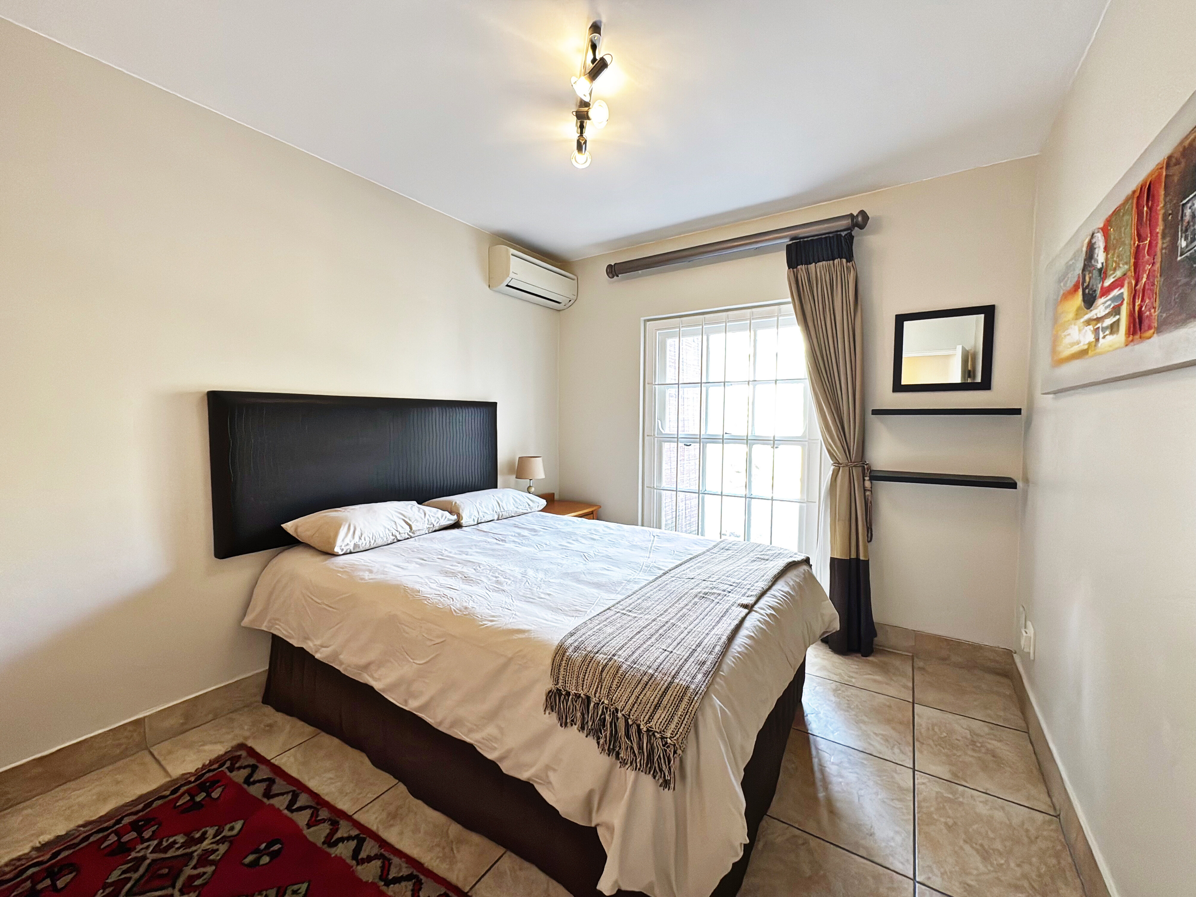 To Let 2 Bedroom Property for Rent in Sandown Gauteng