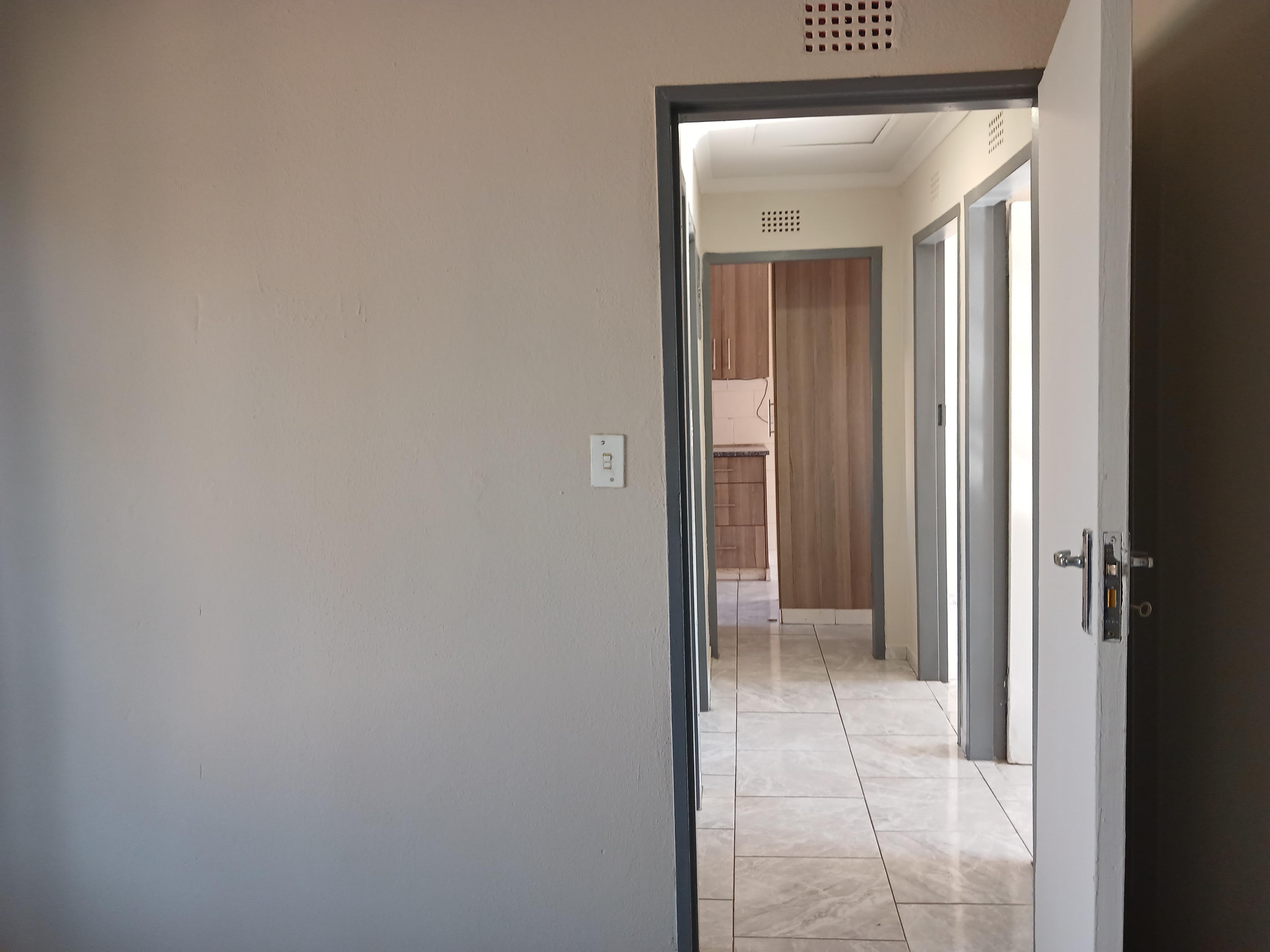 3 Bedroom Property for Sale in Chiawelo Gauteng