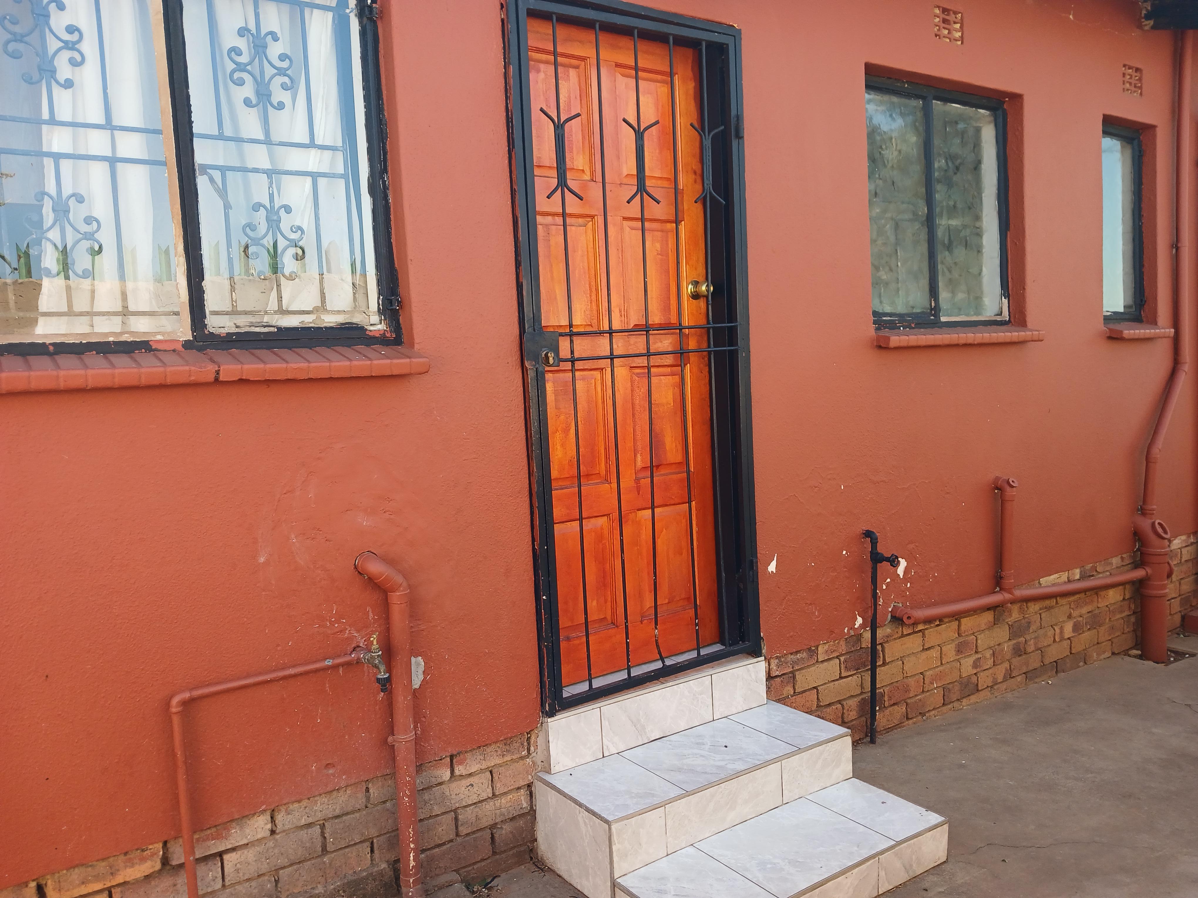 3 Bedroom Property for Sale in Chiawelo Gauteng