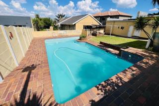 4 Bedroom Property for Sale in Gillview Gauteng