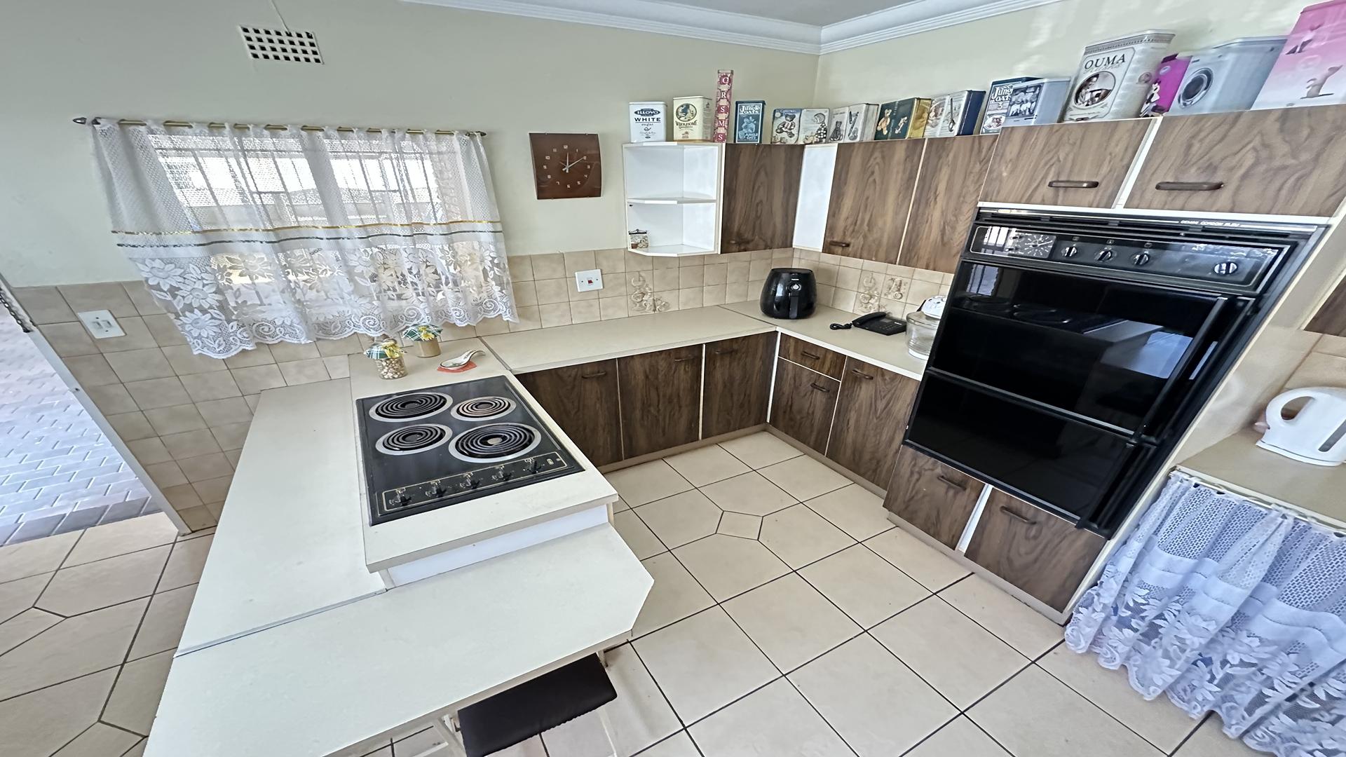 3 Bedroom Property for Sale in Bonaero Park Gauteng