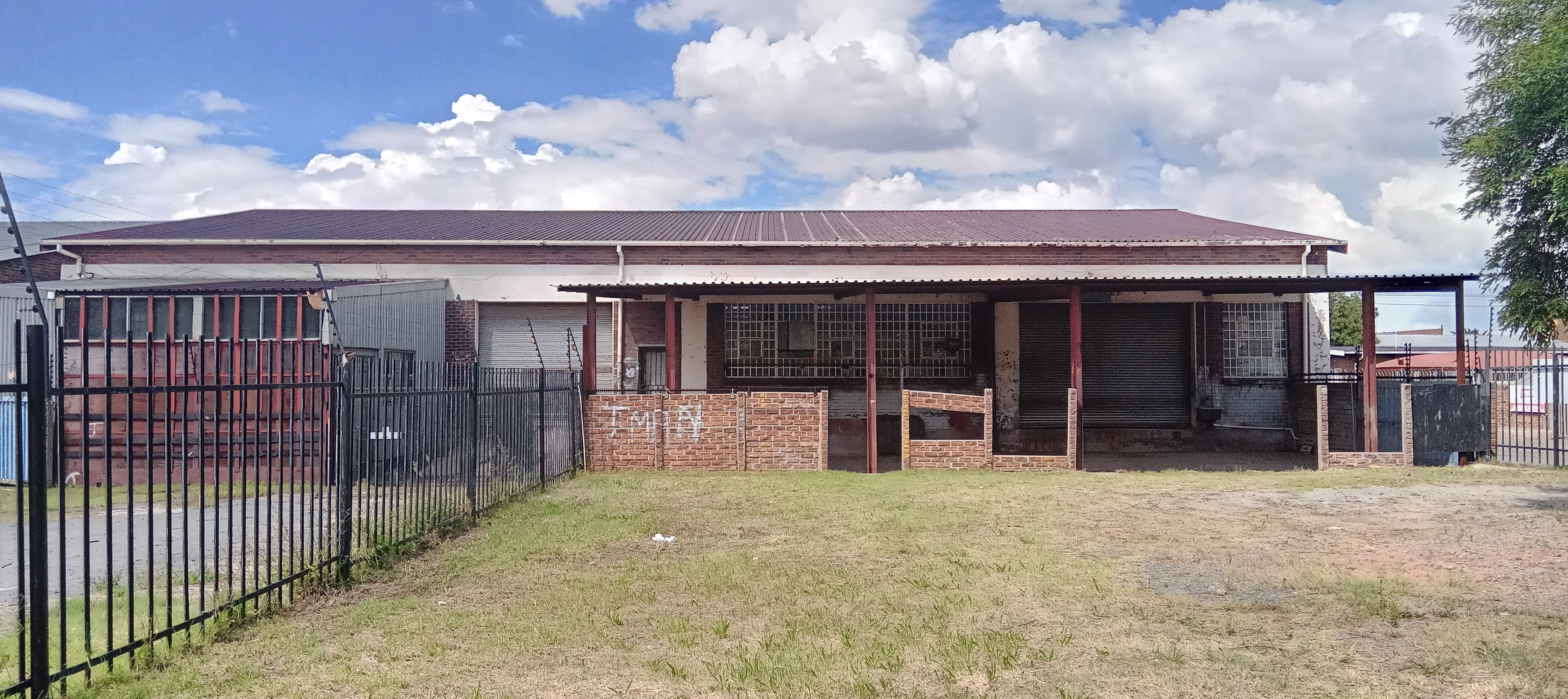 To Let commercial Property for Rent in Benrose Gauteng