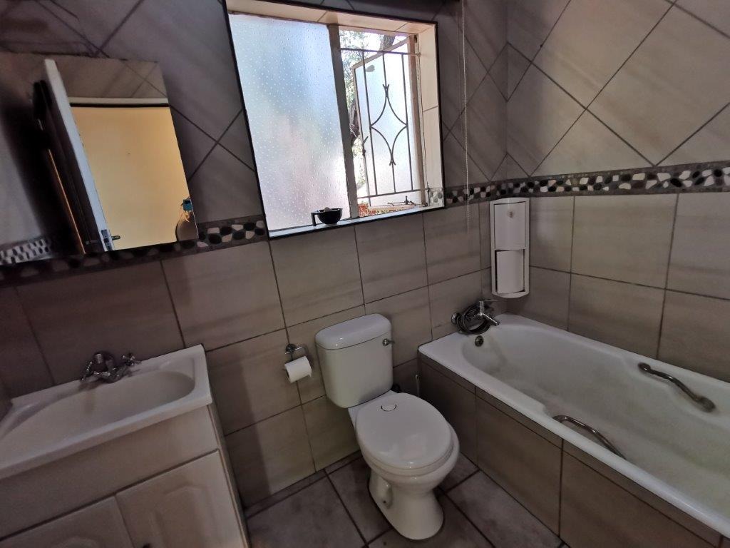 3 Bedroom Property for Sale in Brackendowns Gauteng