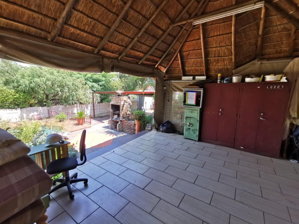 3 Bedroom Property for Sale in Brackendowns Gauteng