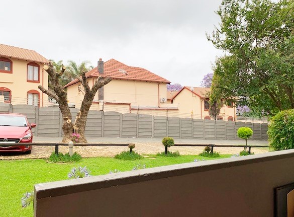 To Let 1 Bedroom Property for Rent in Linden Gauteng