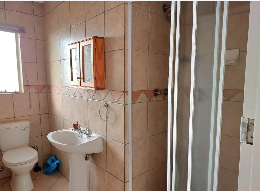 To Let 2 Bedroom Property for Rent in Vorna Valley Gauteng