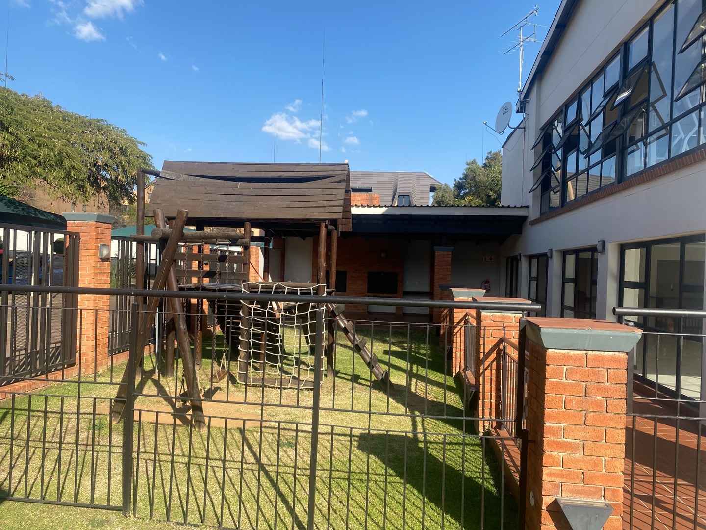 1 Bedroom Property for Sale in Douglasdale Gauteng