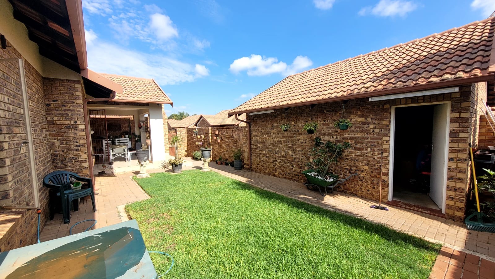 3 Bedroom Property for Sale in Sinoville Gauteng