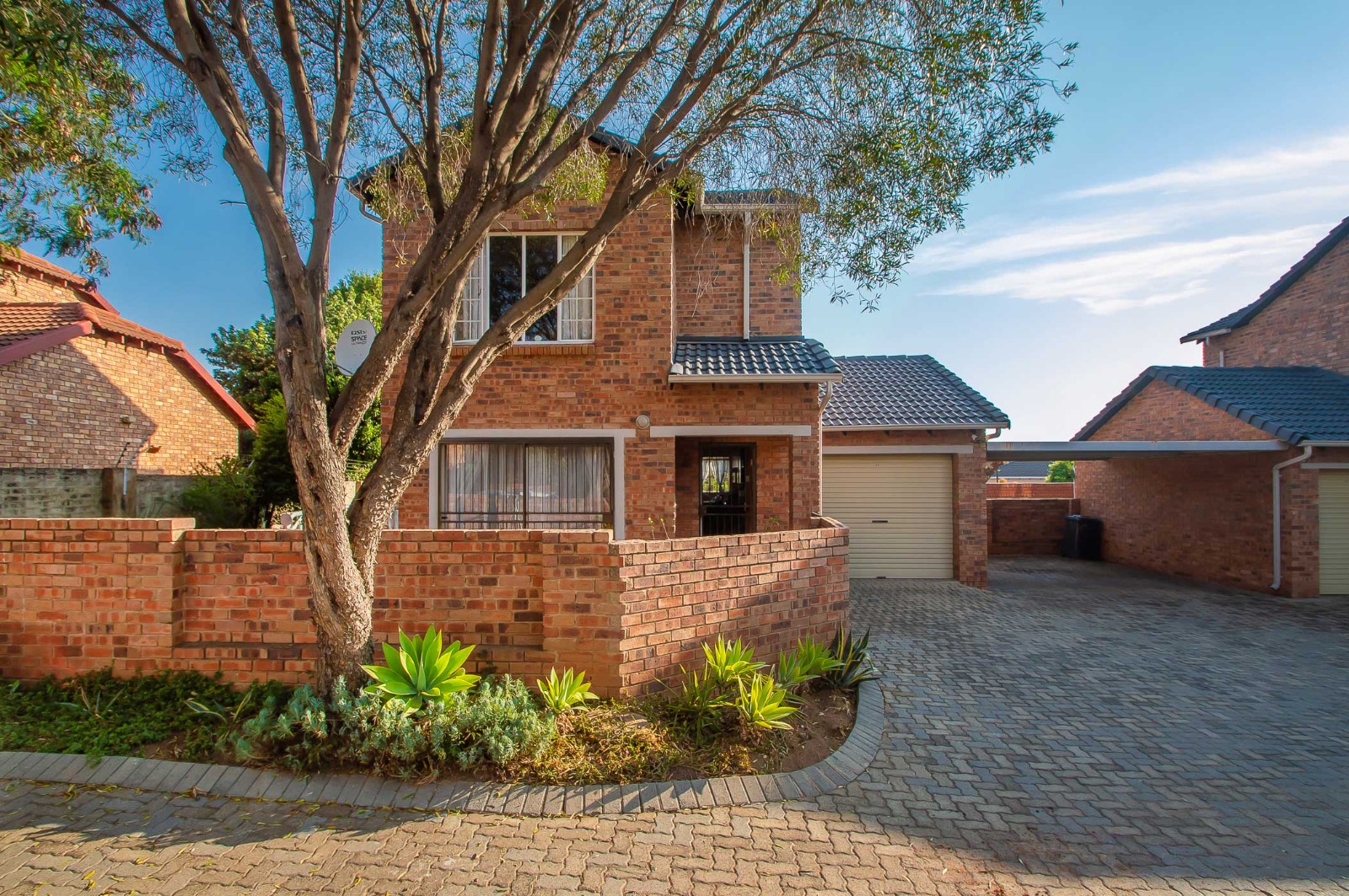 2 Bedroom Property for Sale in Wilgeheuwel Gauteng