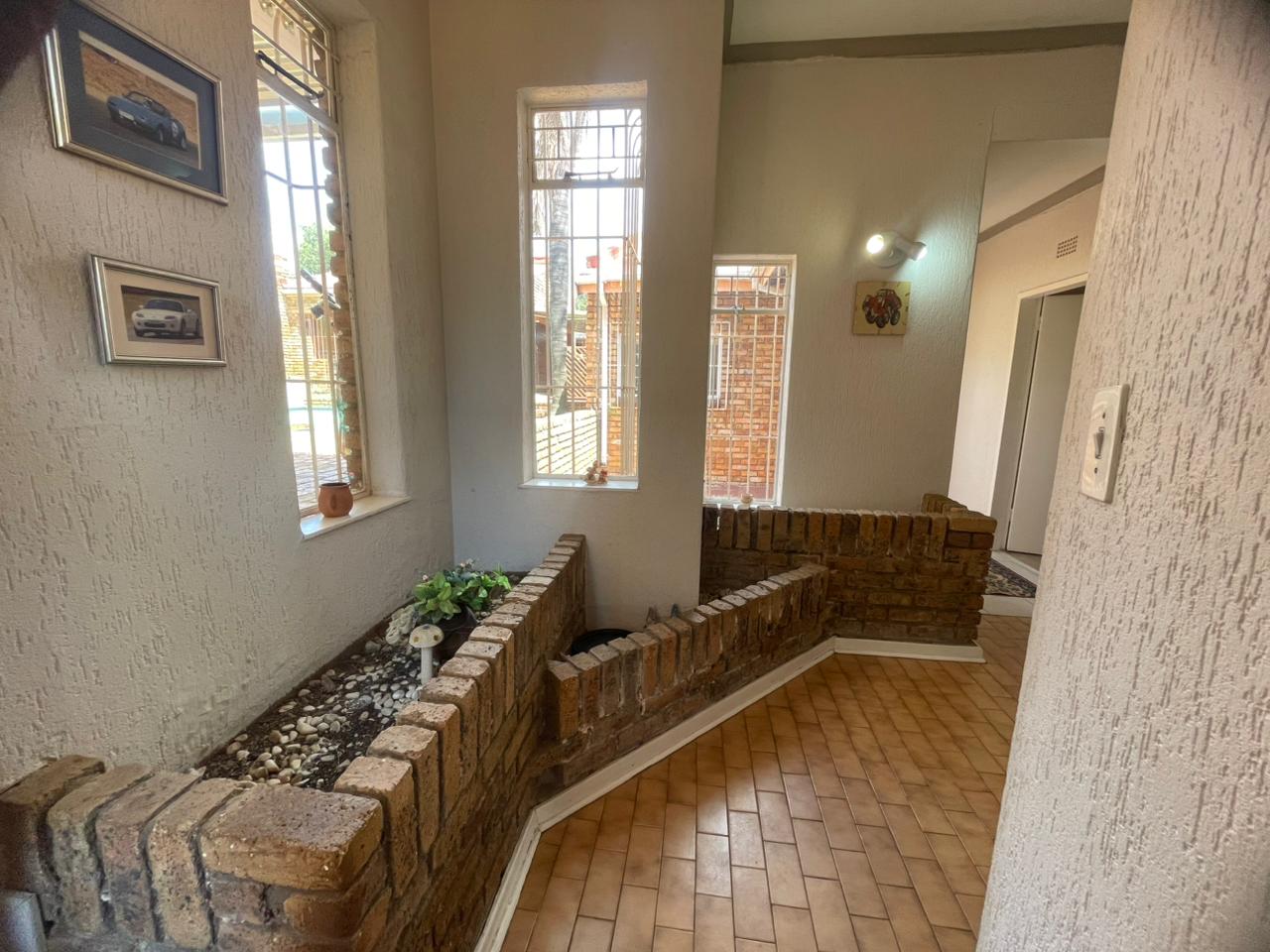 3 Bedroom Property for Sale in Helderkruin Gauteng