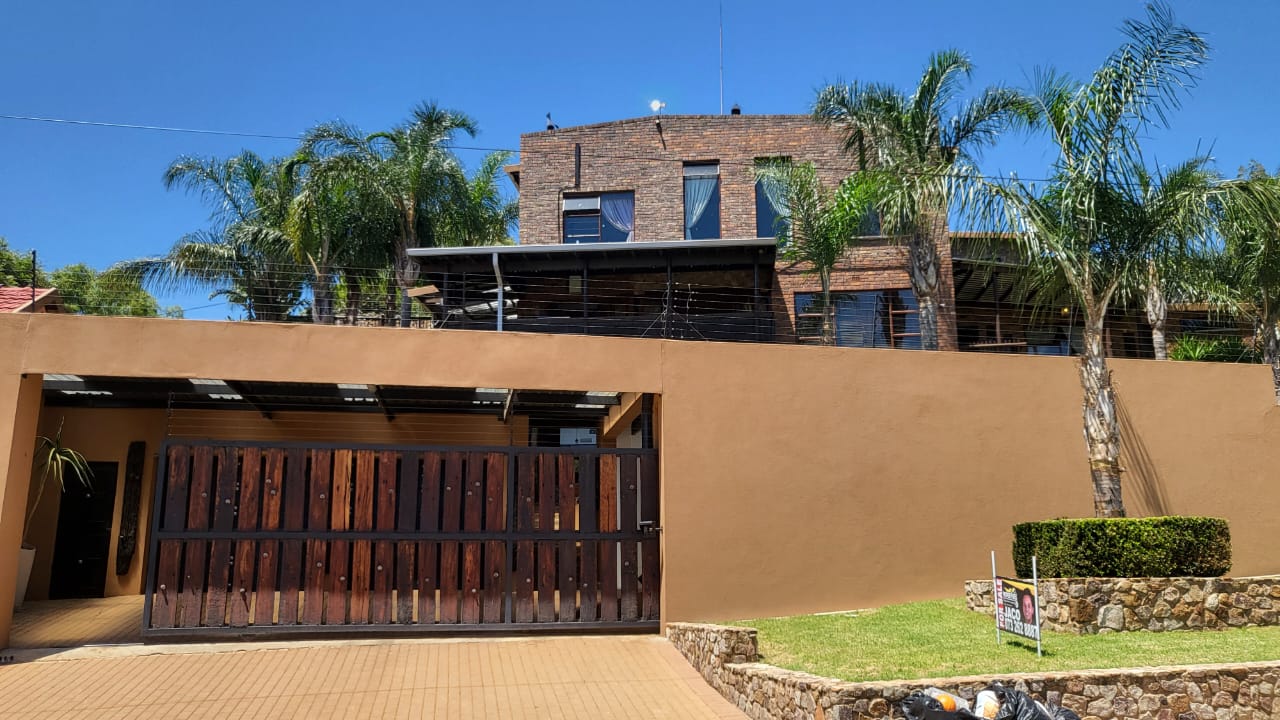 3 Bedroom Property for Sale in Wilro Park Gauteng