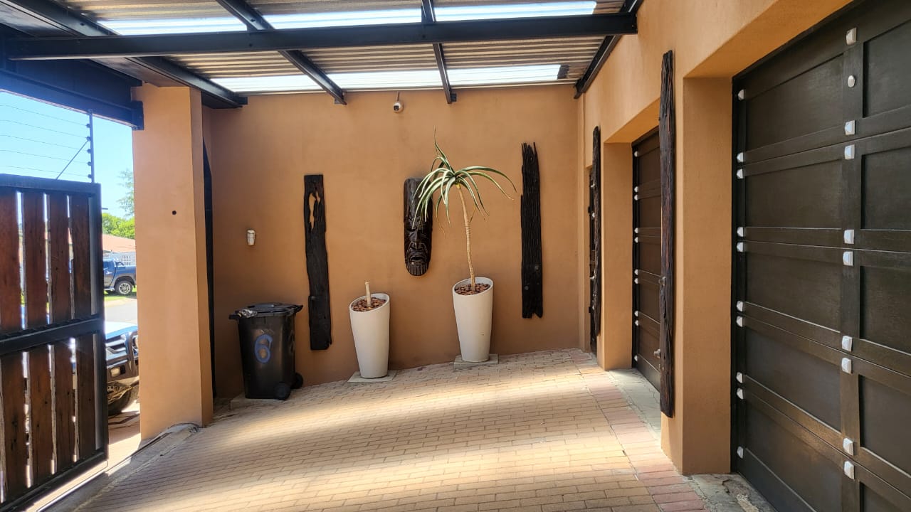 3 Bedroom Property for Sale in Wilro Park Gauteng