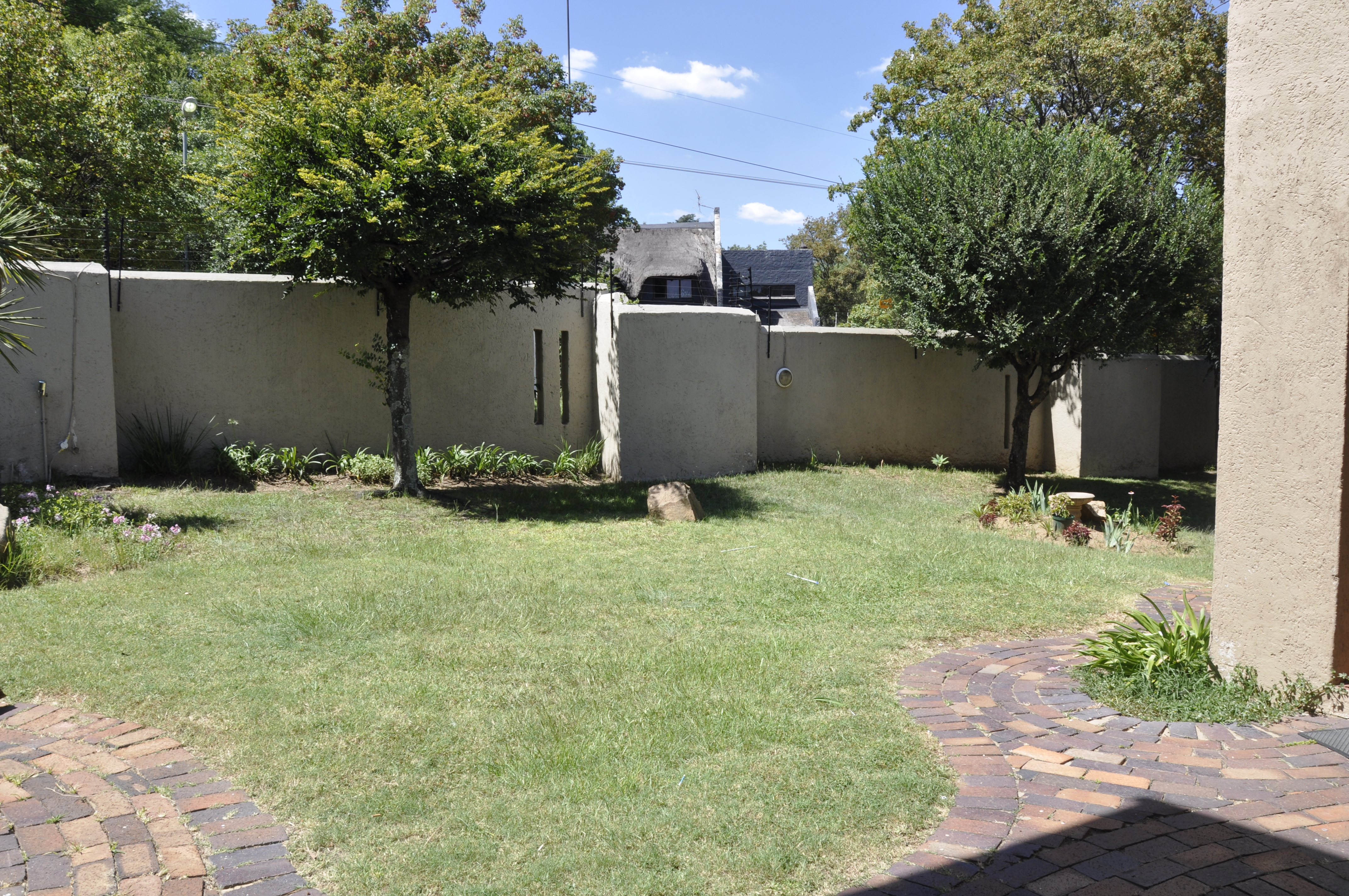 2 Bedroom Property for Sale in Buccleuch Gauteng