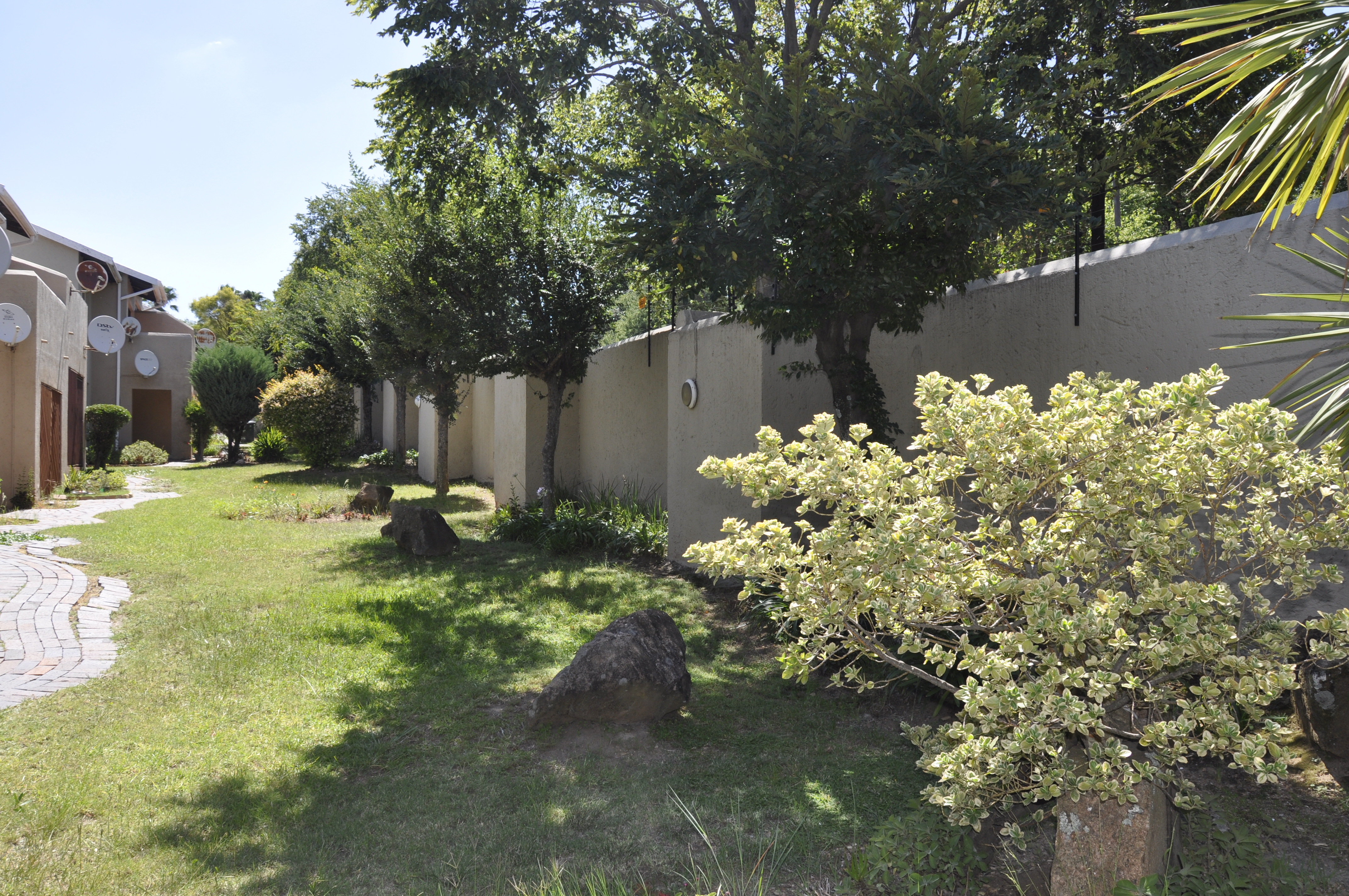 2 Bedroom Property for Sale in Buccleuch Gauteng