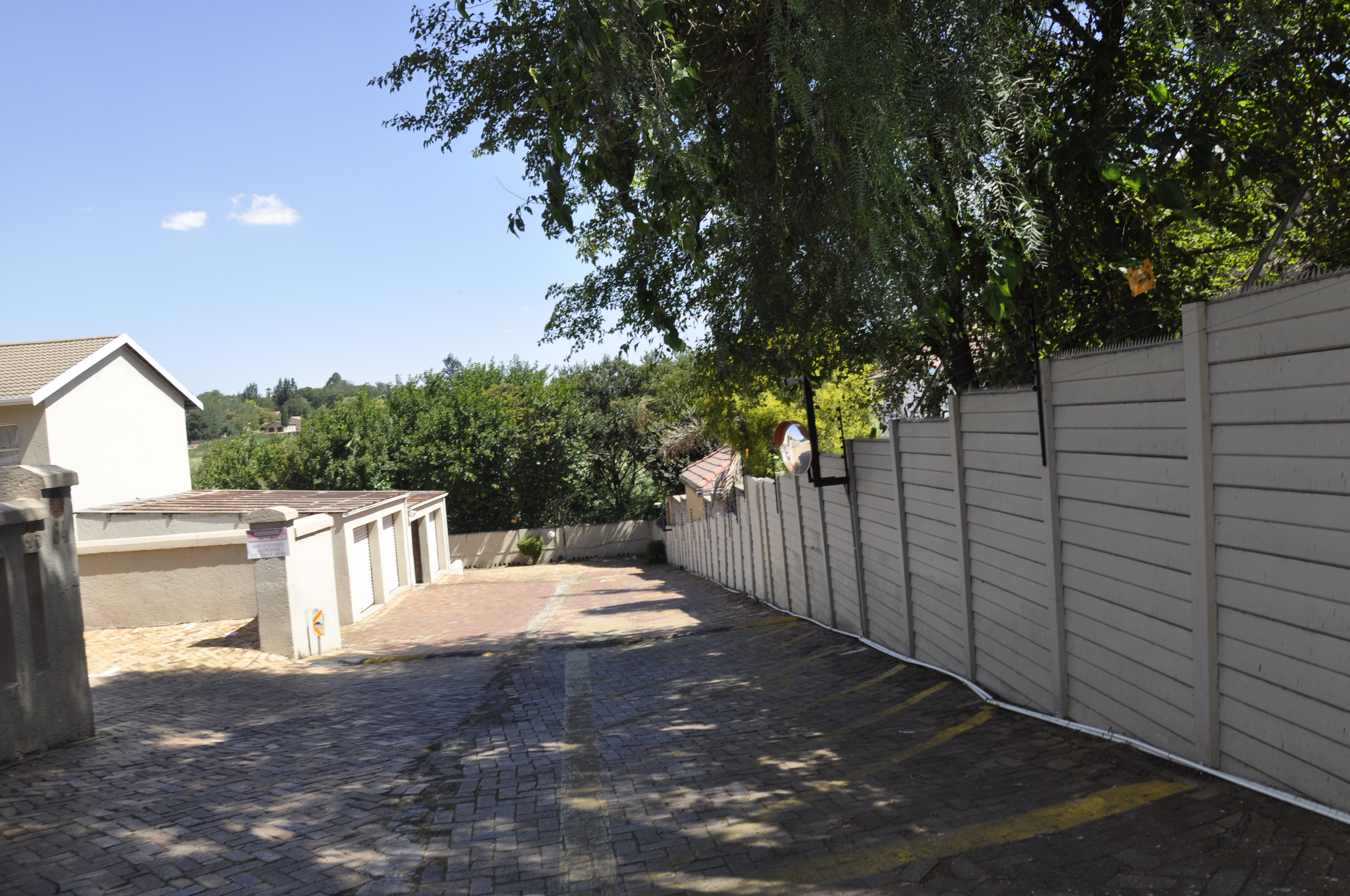 2 Bedroom Property for Sale in Buccleuch Gauteng