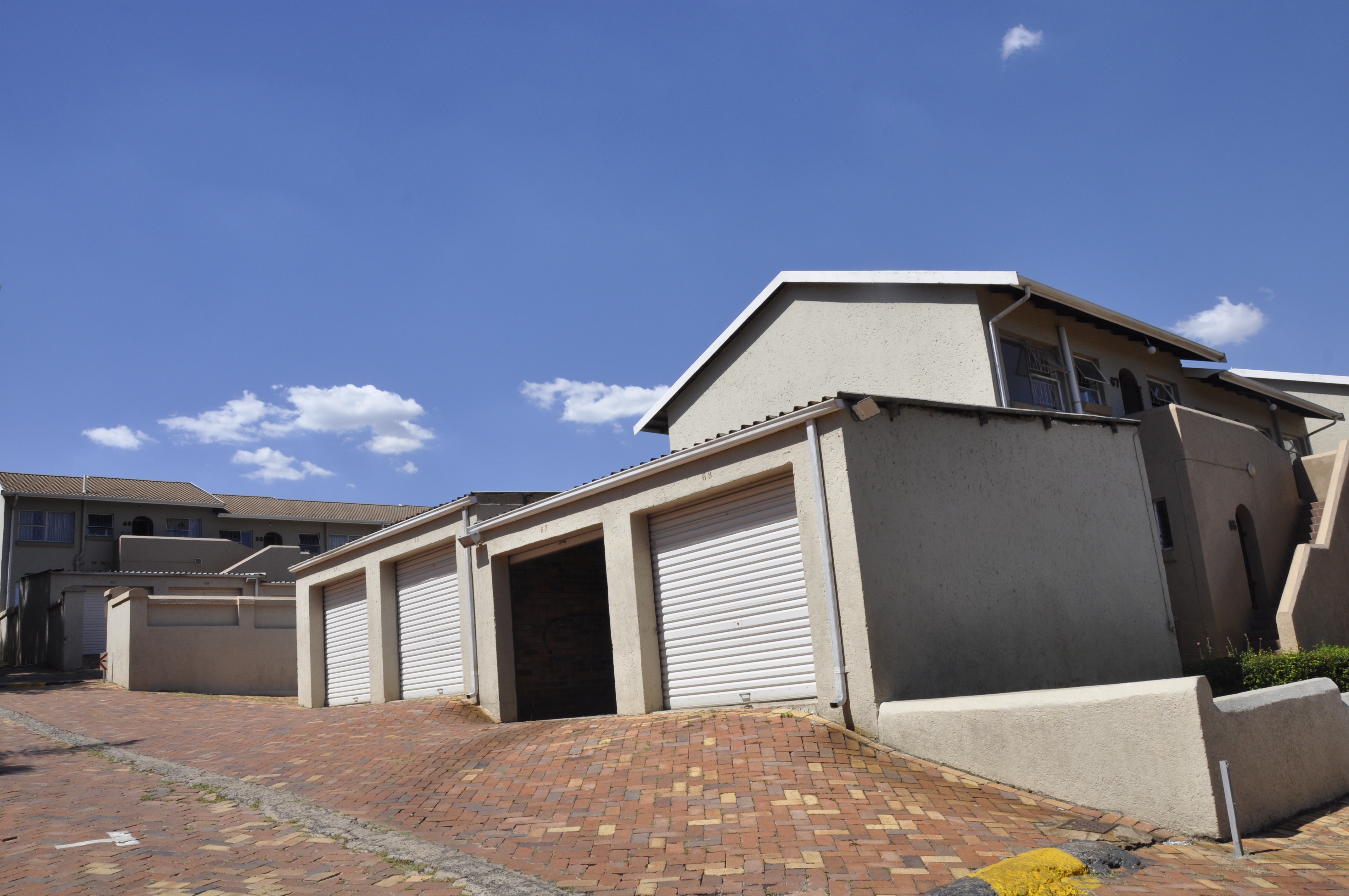 2 Bedroom Property for Sale in Buccleuch Gauteng