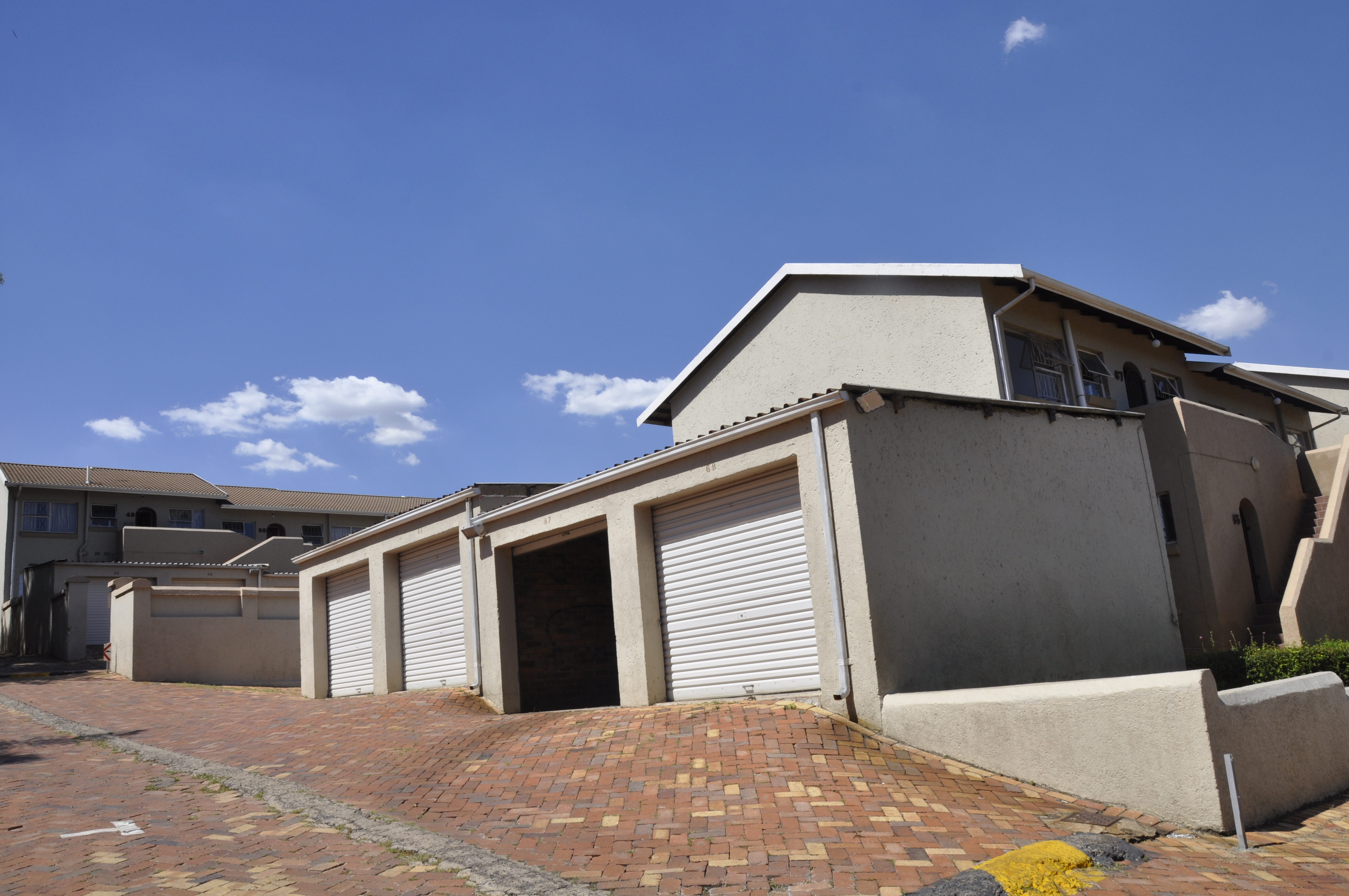 2 Bedroom Property for Sale in Buccleuch Gauteng