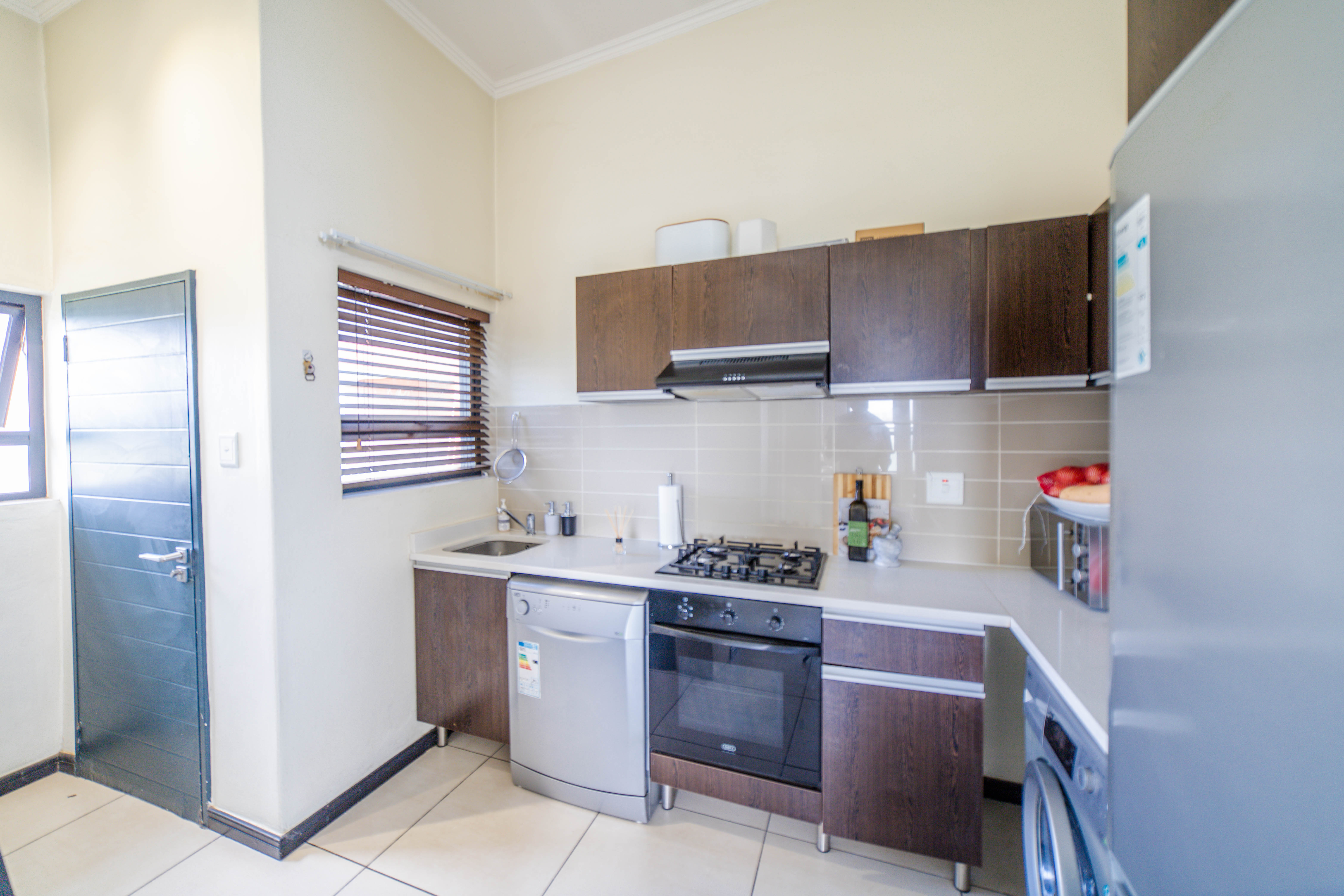 To Let 1 Bedroom Property for Rent in Fourways Gauteng