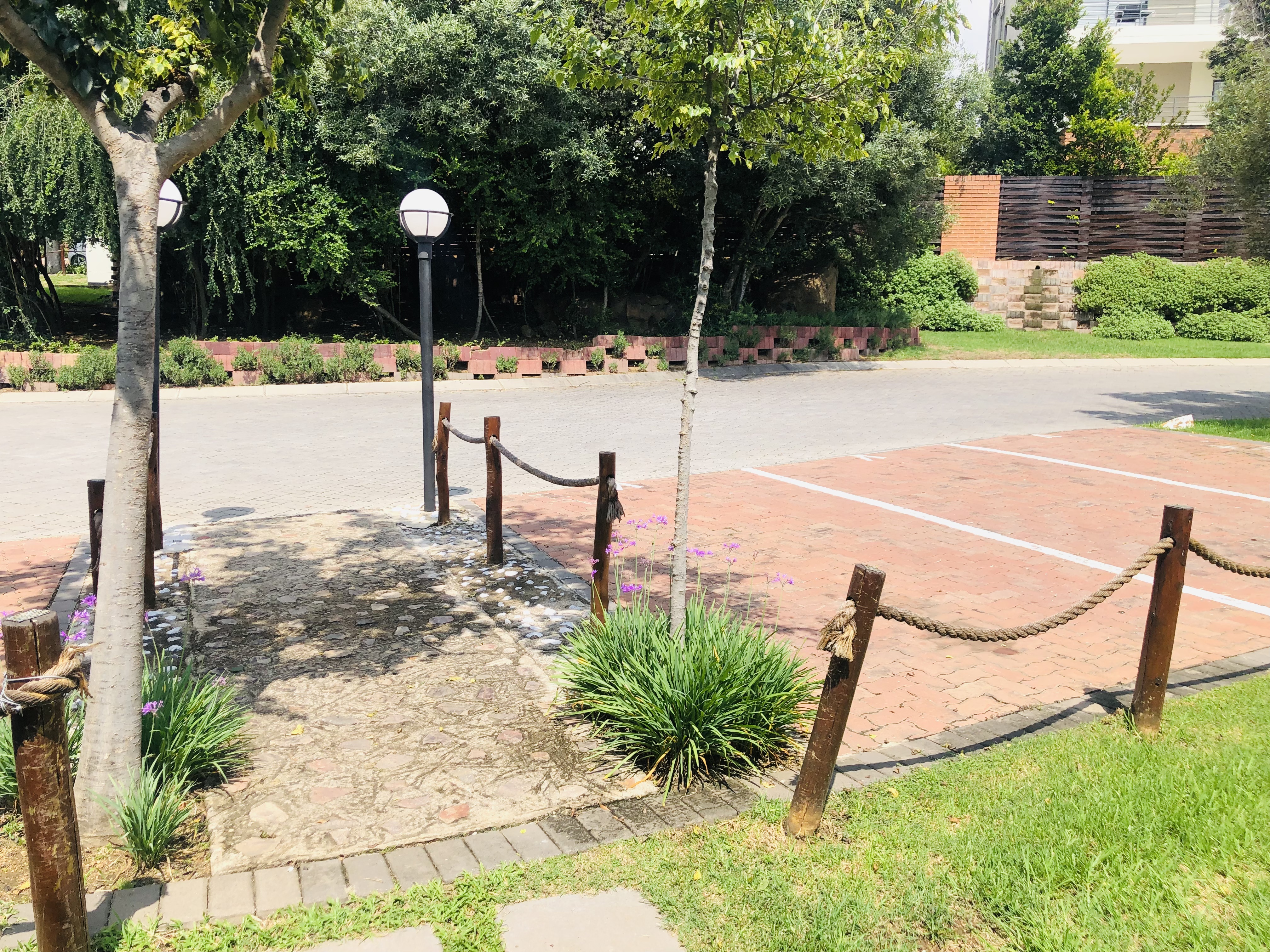 To Let 1 Bedroom Property for Rent in Fourways Gauteng