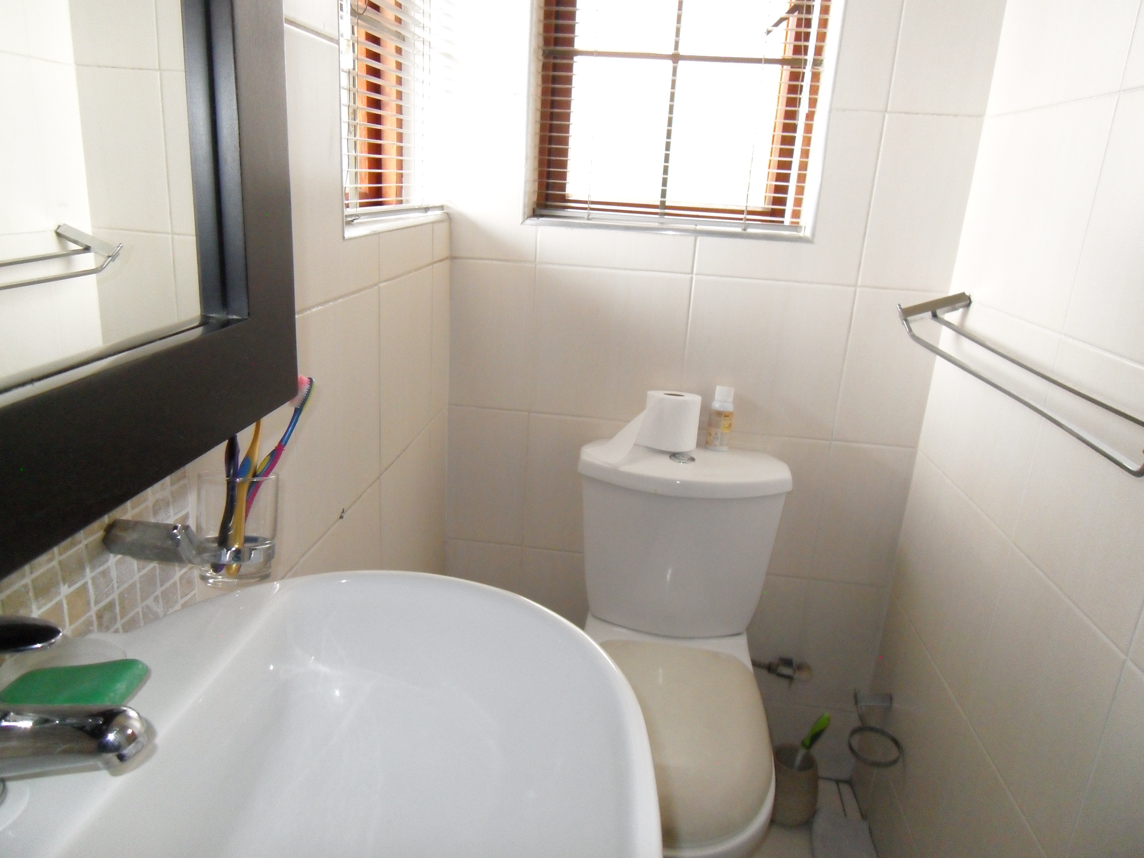 2 Bedroom Property for Sale in Corlett Gardens Gauteng