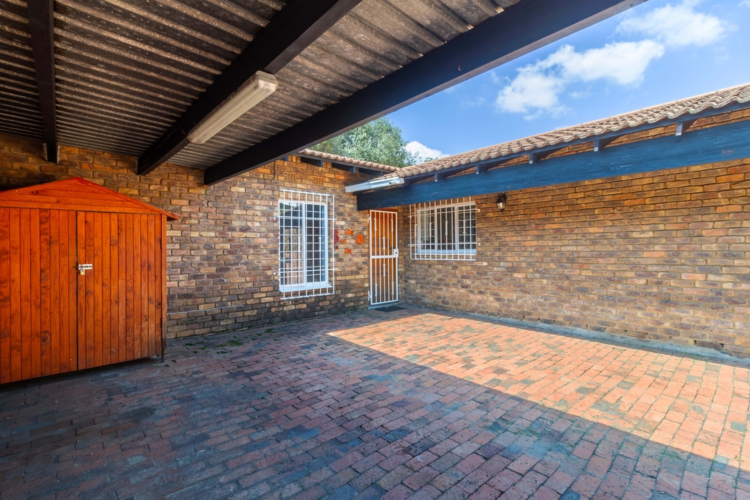 3 Bedroom Property for Sale in Gallo Manor Gauteng