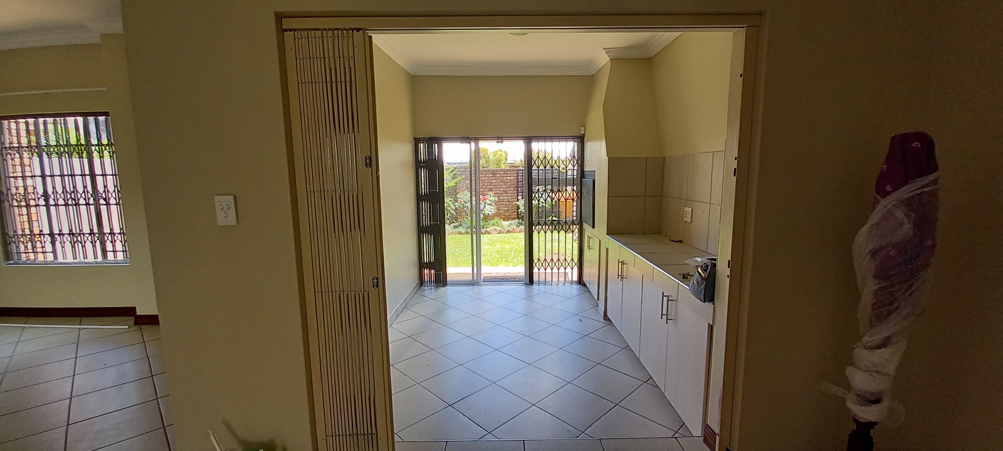 To Let 3 Bedroom Property for Rent in Waverley Gauteng