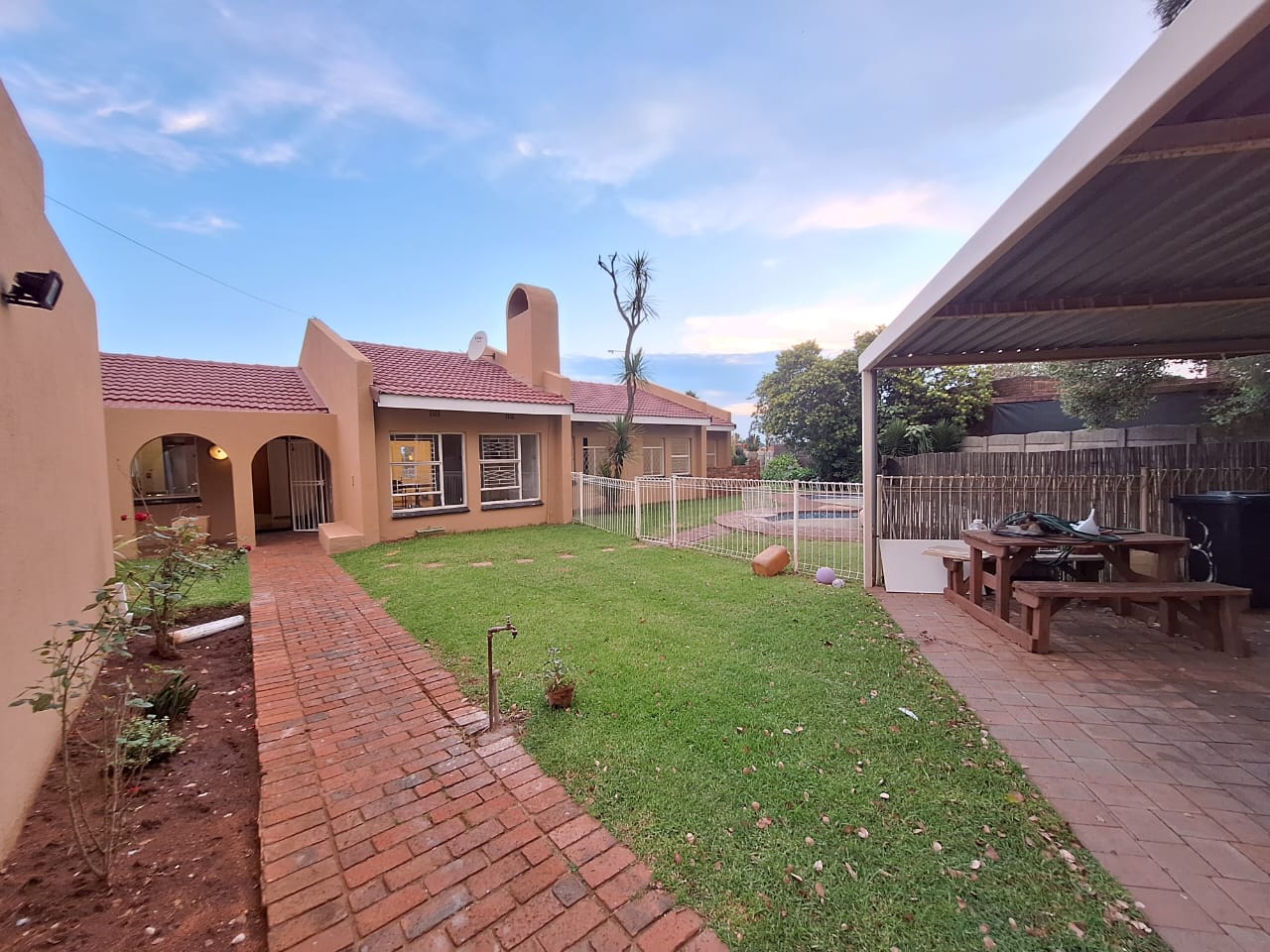 3 Bedroom Property for Sale in Birchleigh Gauteng